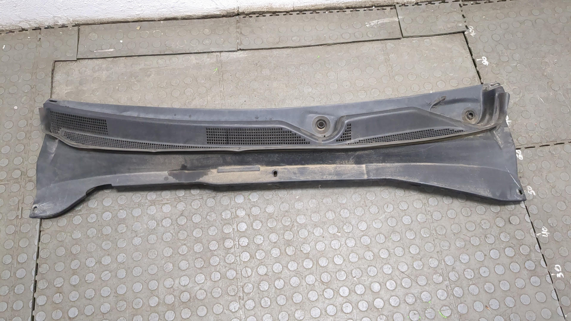 Решетка стеклоочистителей (Жабо)