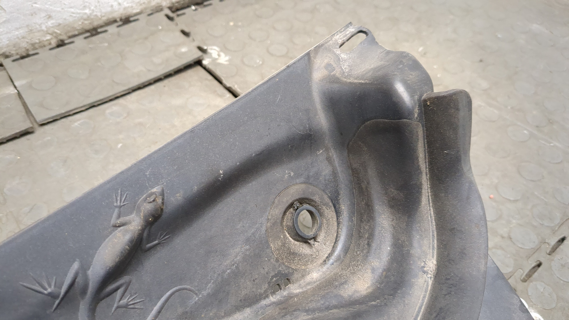 Решетка стеклоочистителей (Жабо)