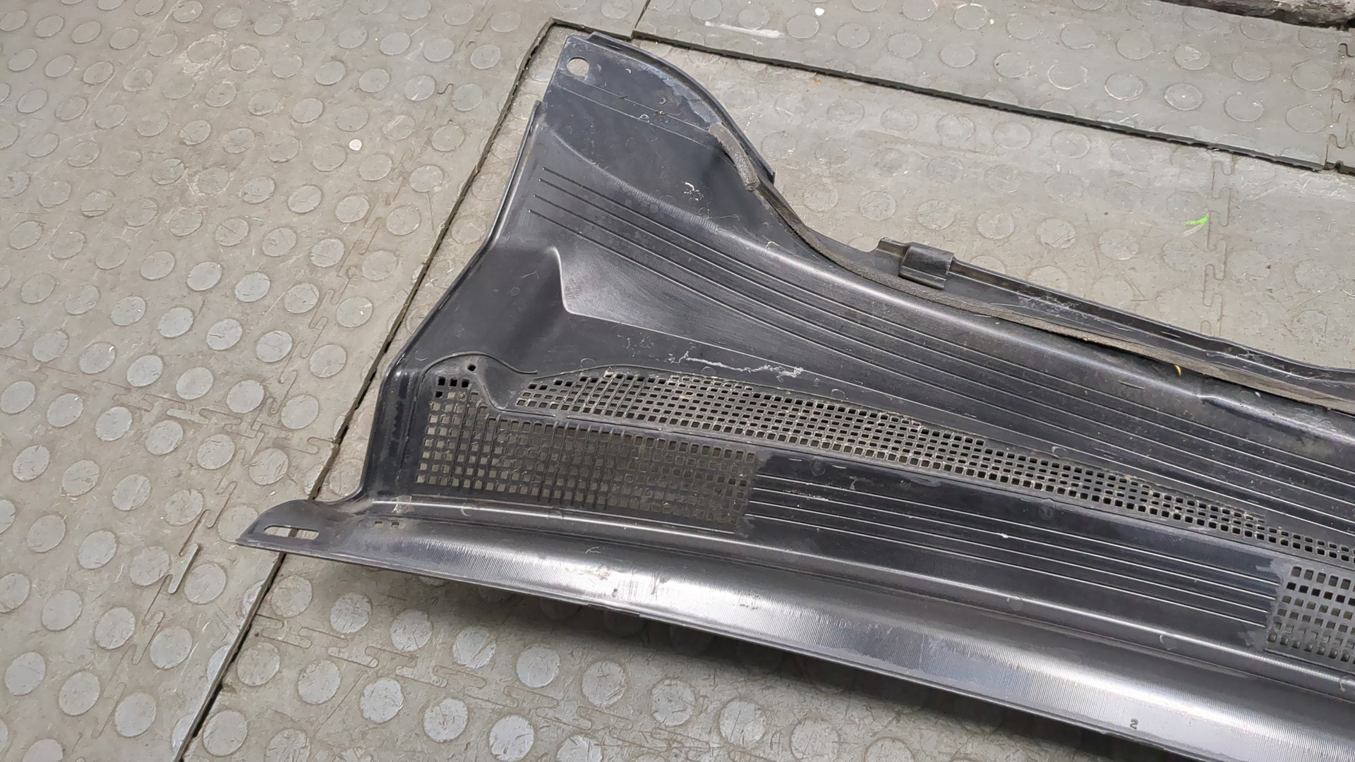 Решетка стеклоочистителей (Жабо)