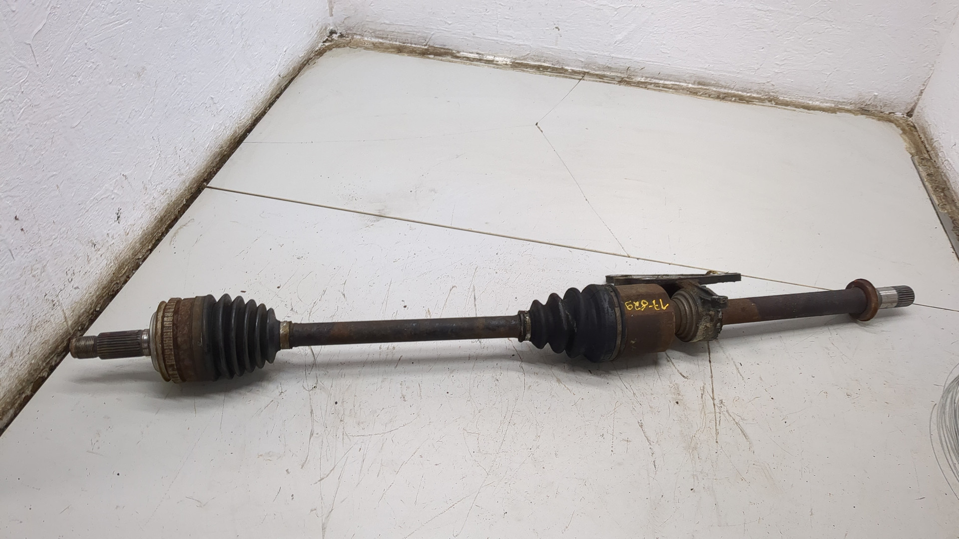 Полуось передняя правая