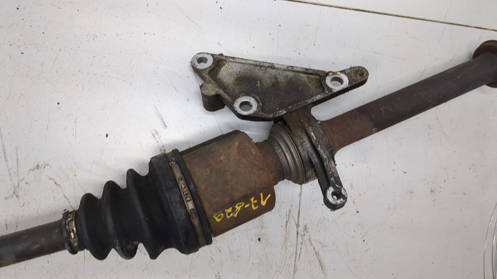 Полуось передняя правая