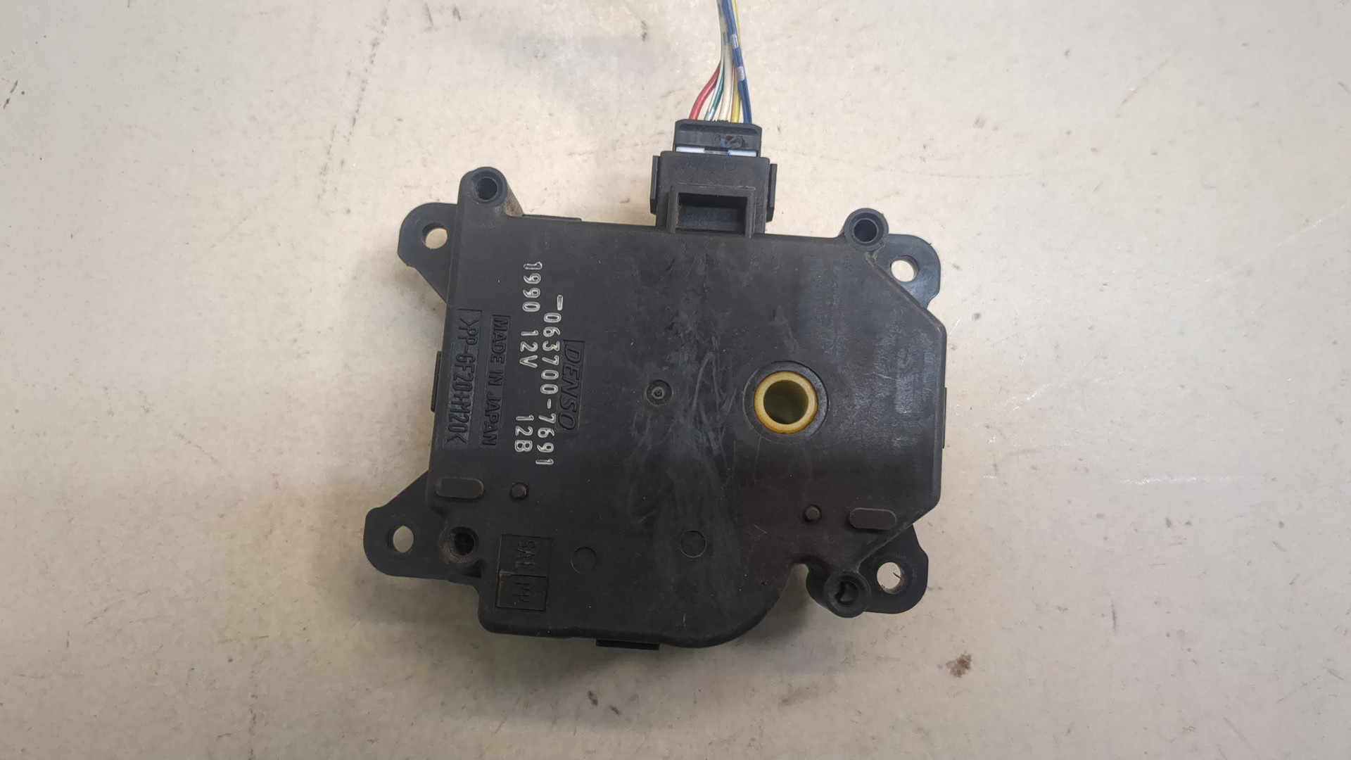 Моторчик заслонки печки