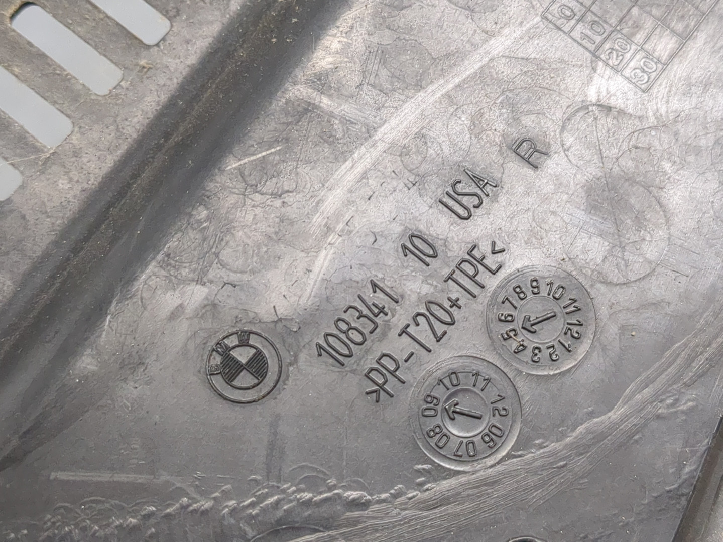 Решетка стеклоочистителей (Жабо)