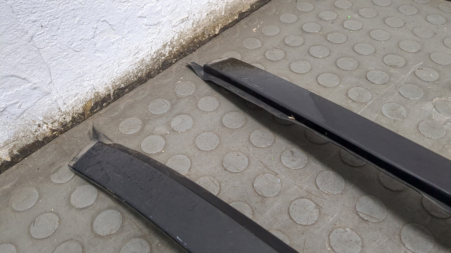 Рейлинги (релинг) к-кт (планки на крышу)