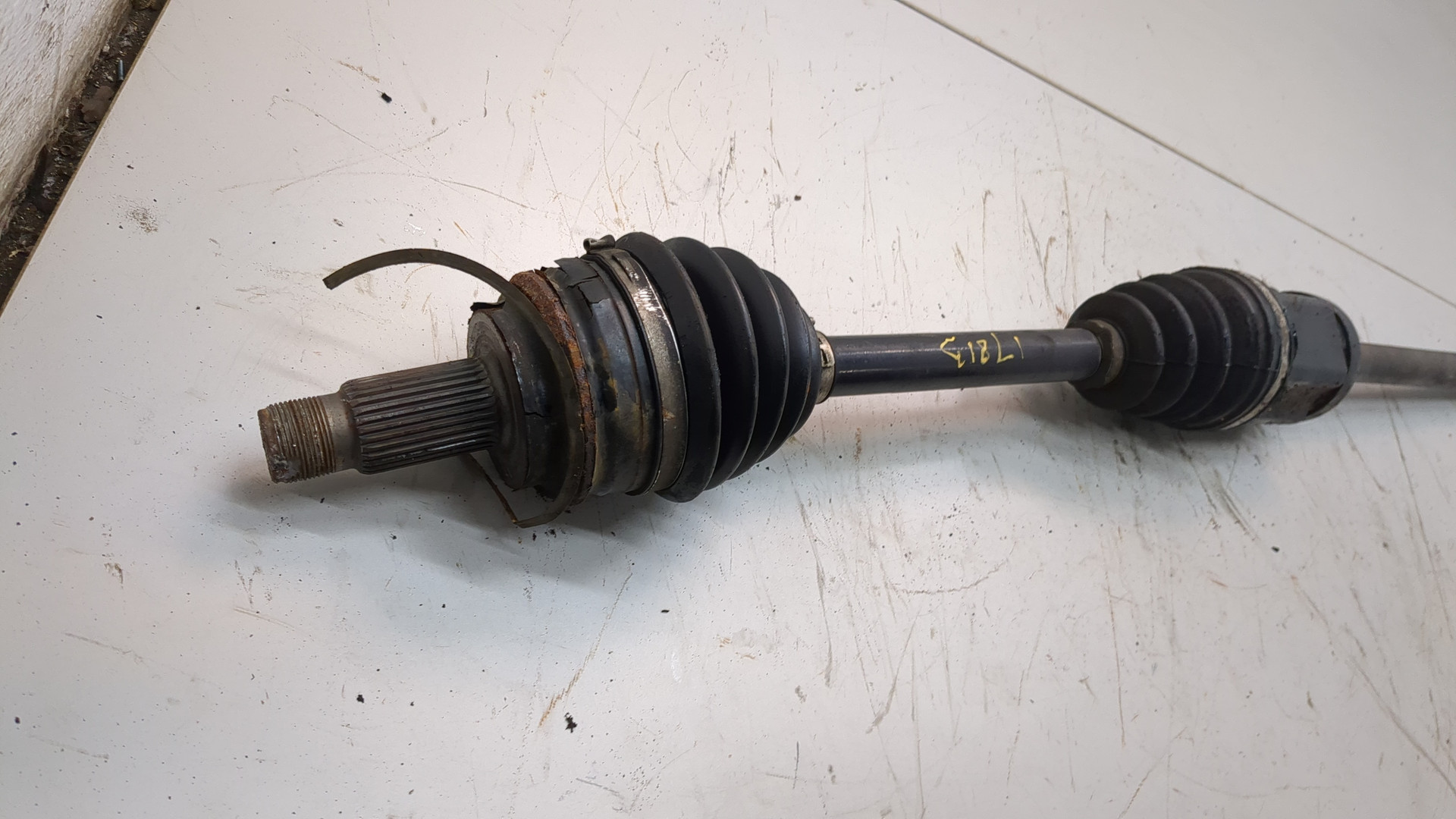 Полуось передняя правая