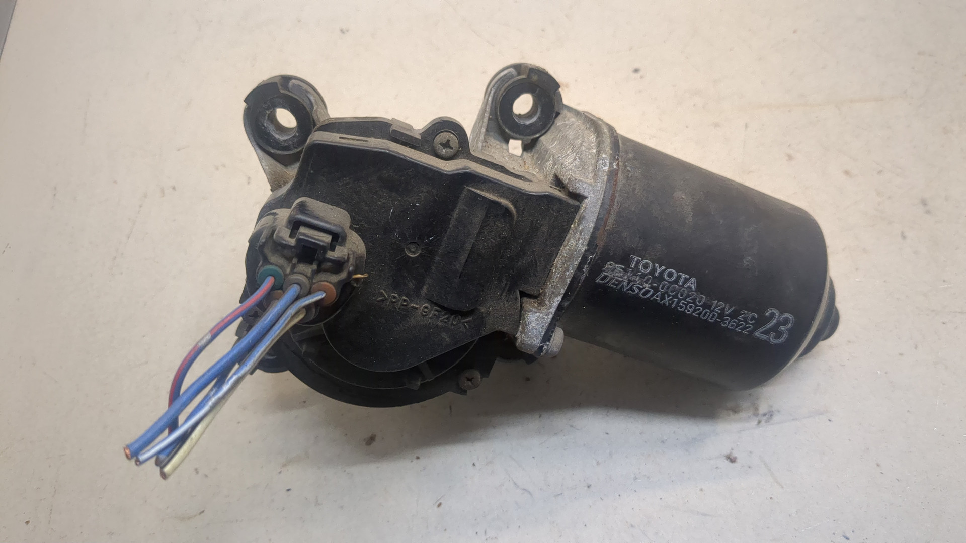 Моторчик стеклоочистителя передний