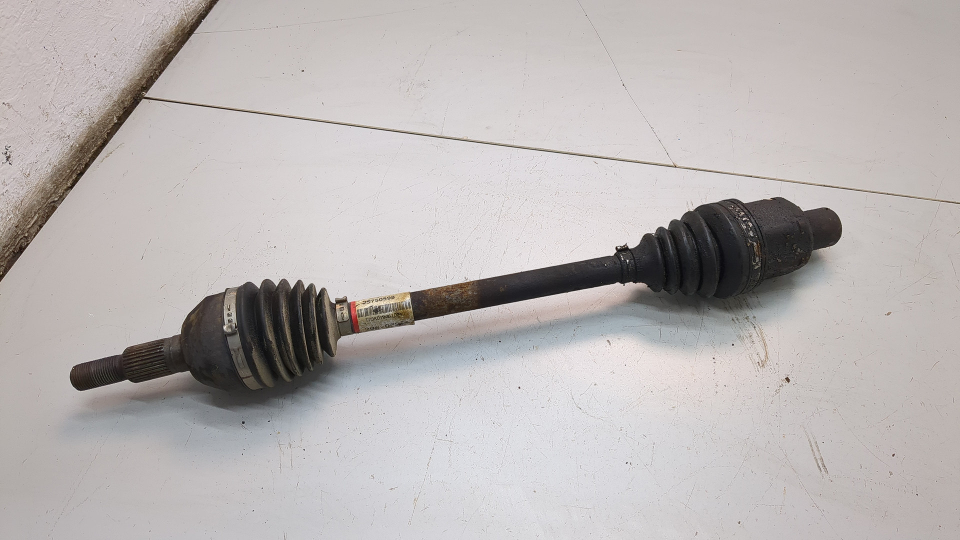 Полуось передняя левая