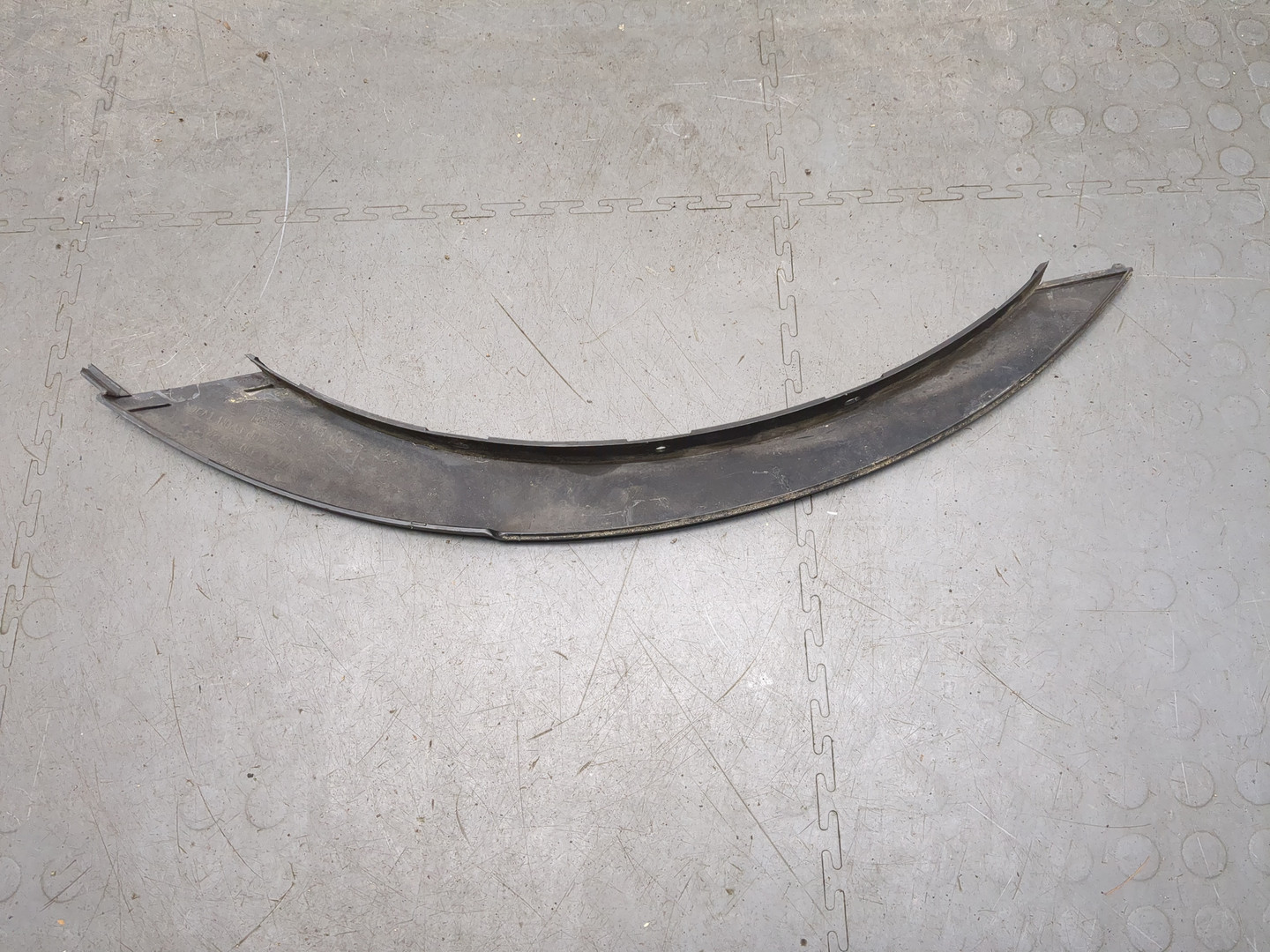 Накладка заднего крыла левого