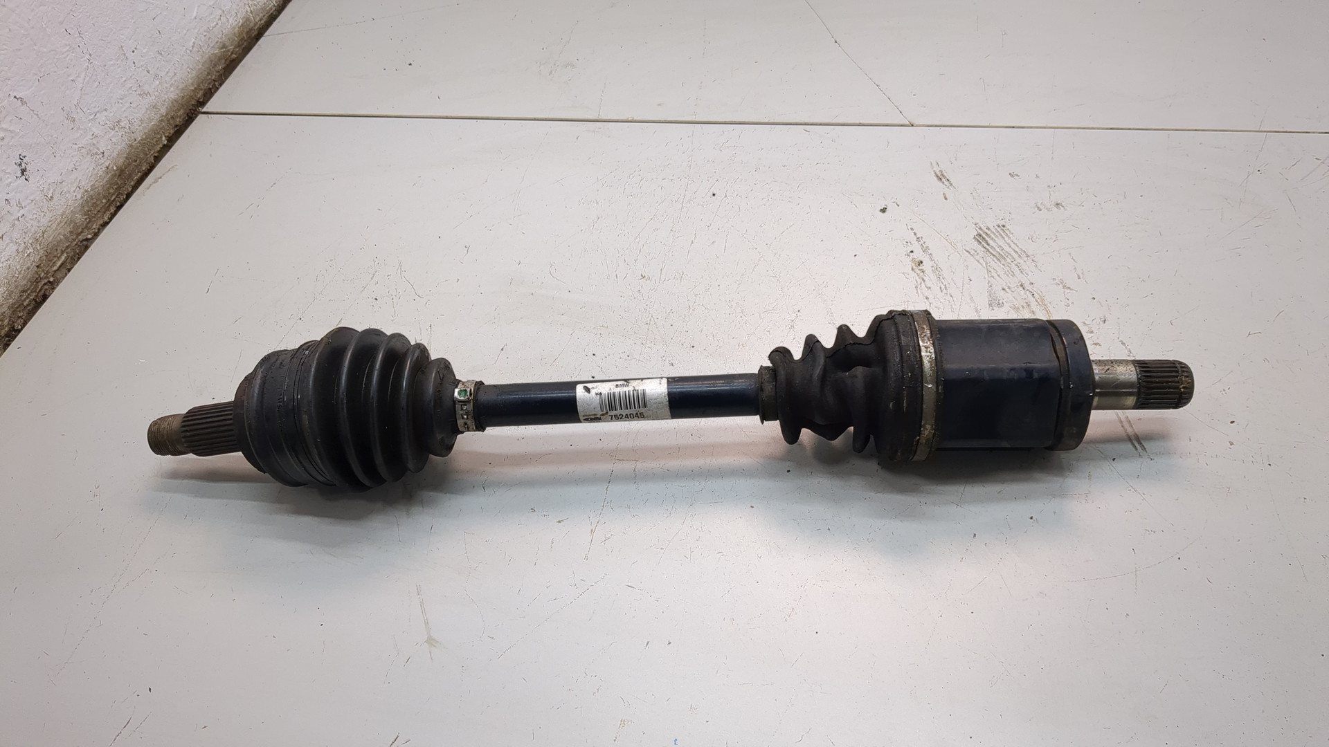 Полуось передняя левая