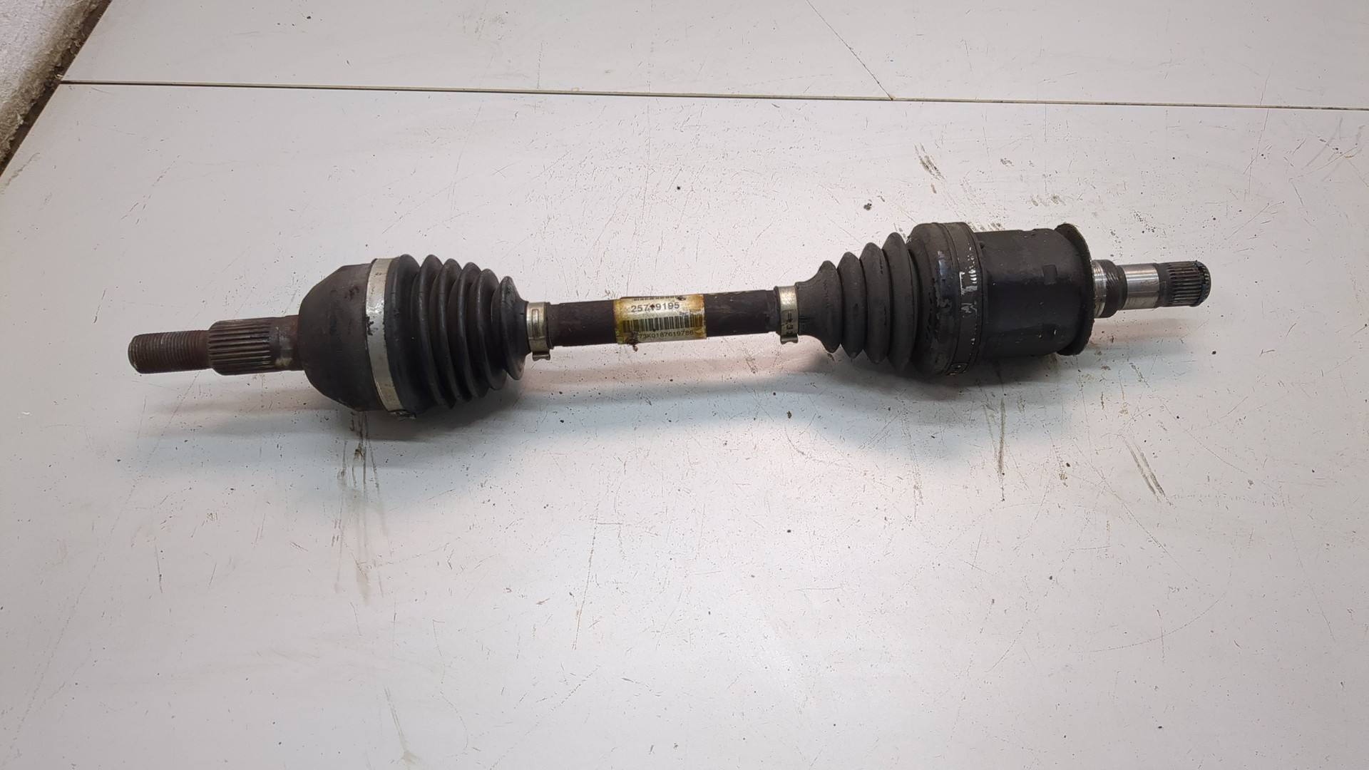 Полуось передняя правая