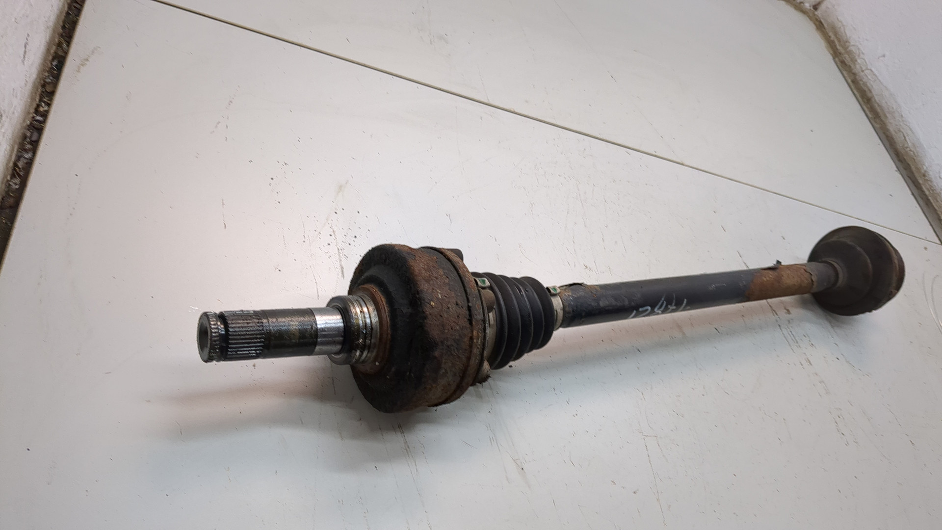 Полуось задняя