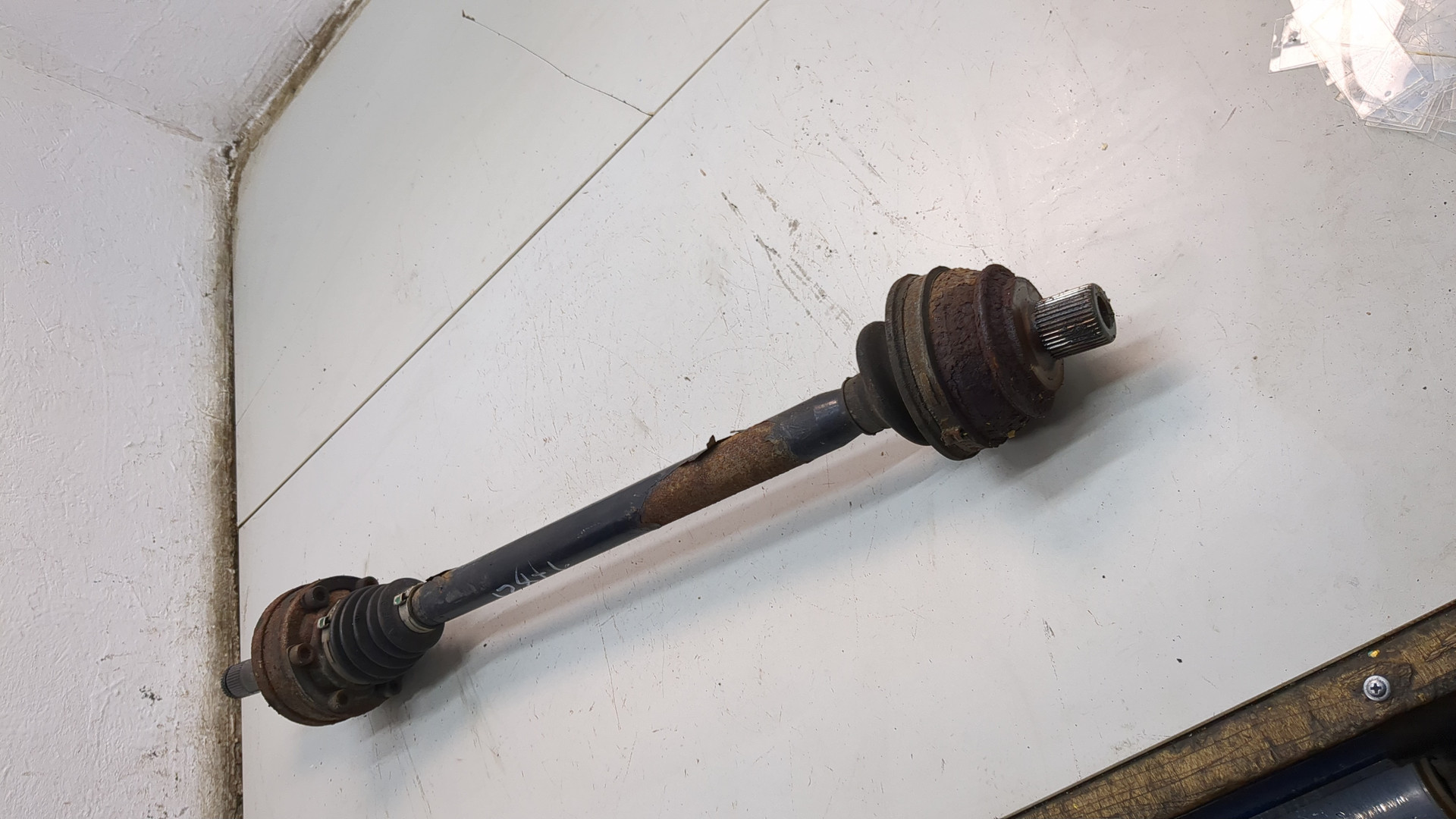 Полуось задняя