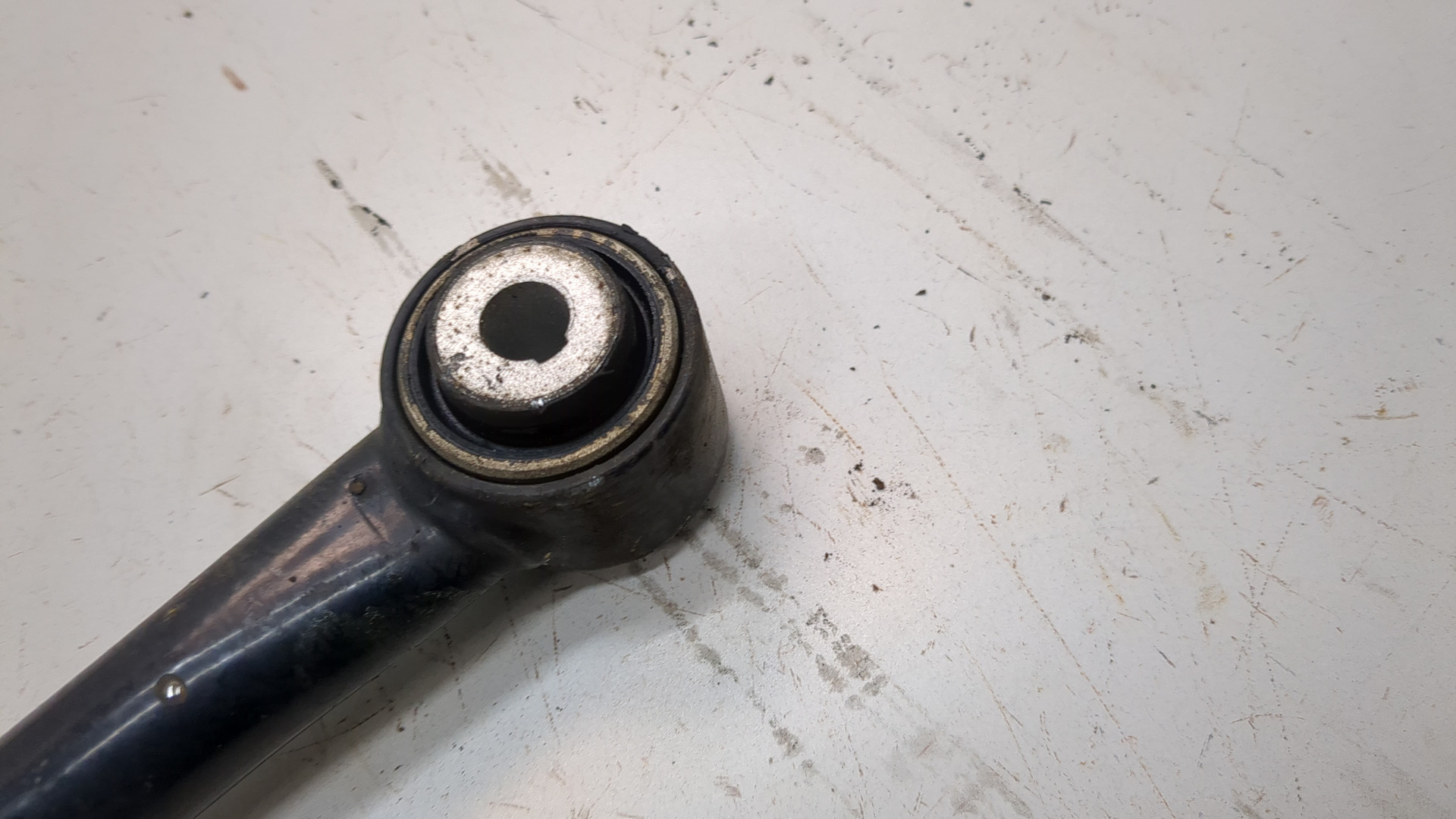 Рычаг задний