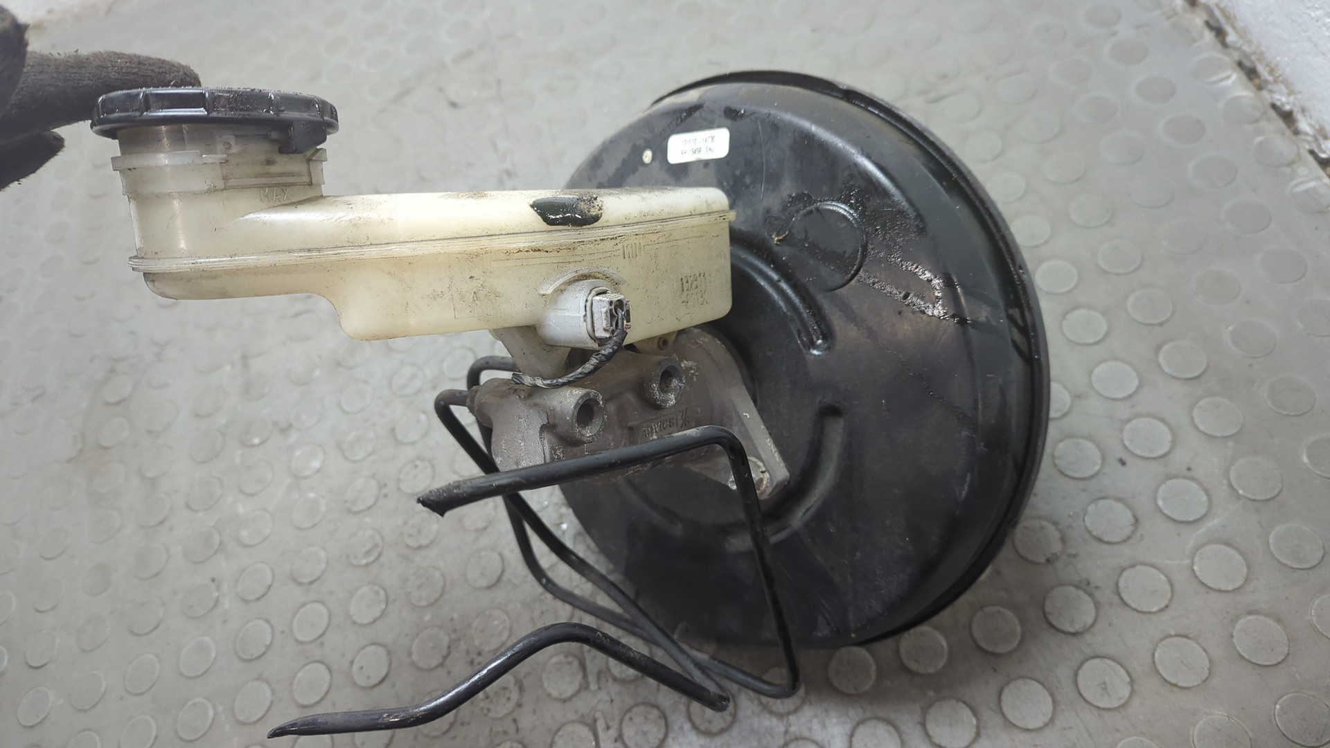 Цилиндр тормозной главный