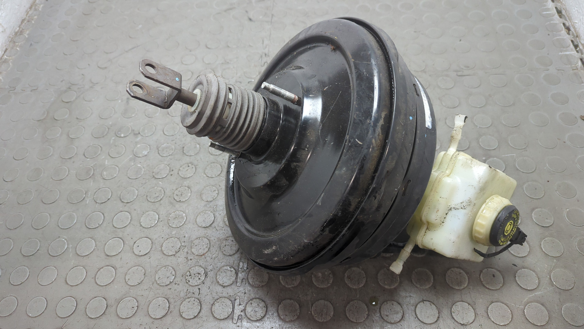 Цилиндр тормозной главный