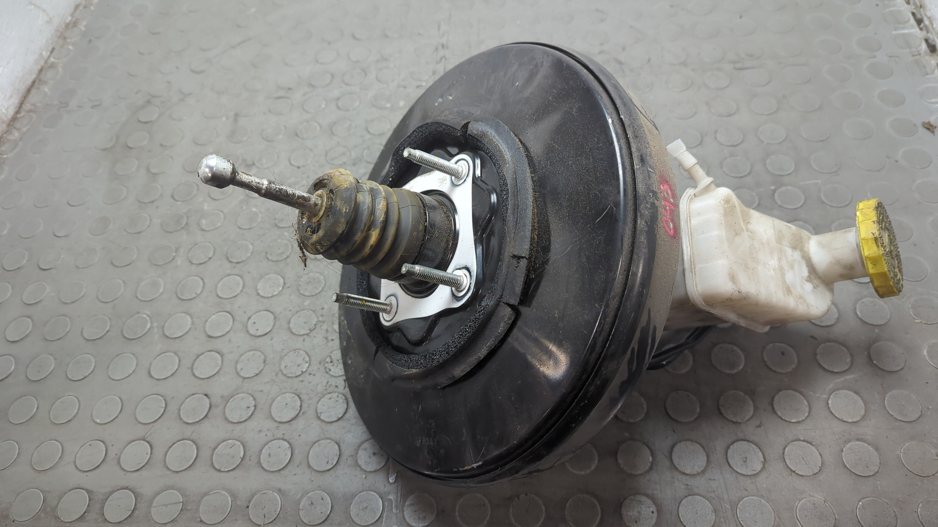 Цилиндр тормозной главный