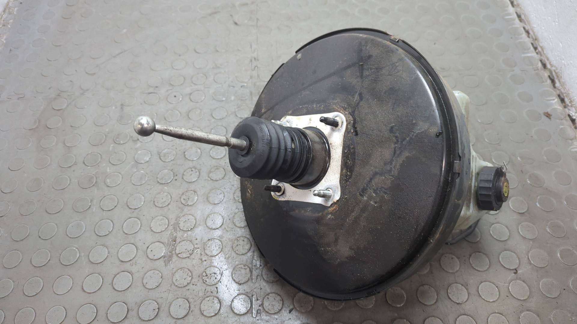 Цилиндр тормозной главный