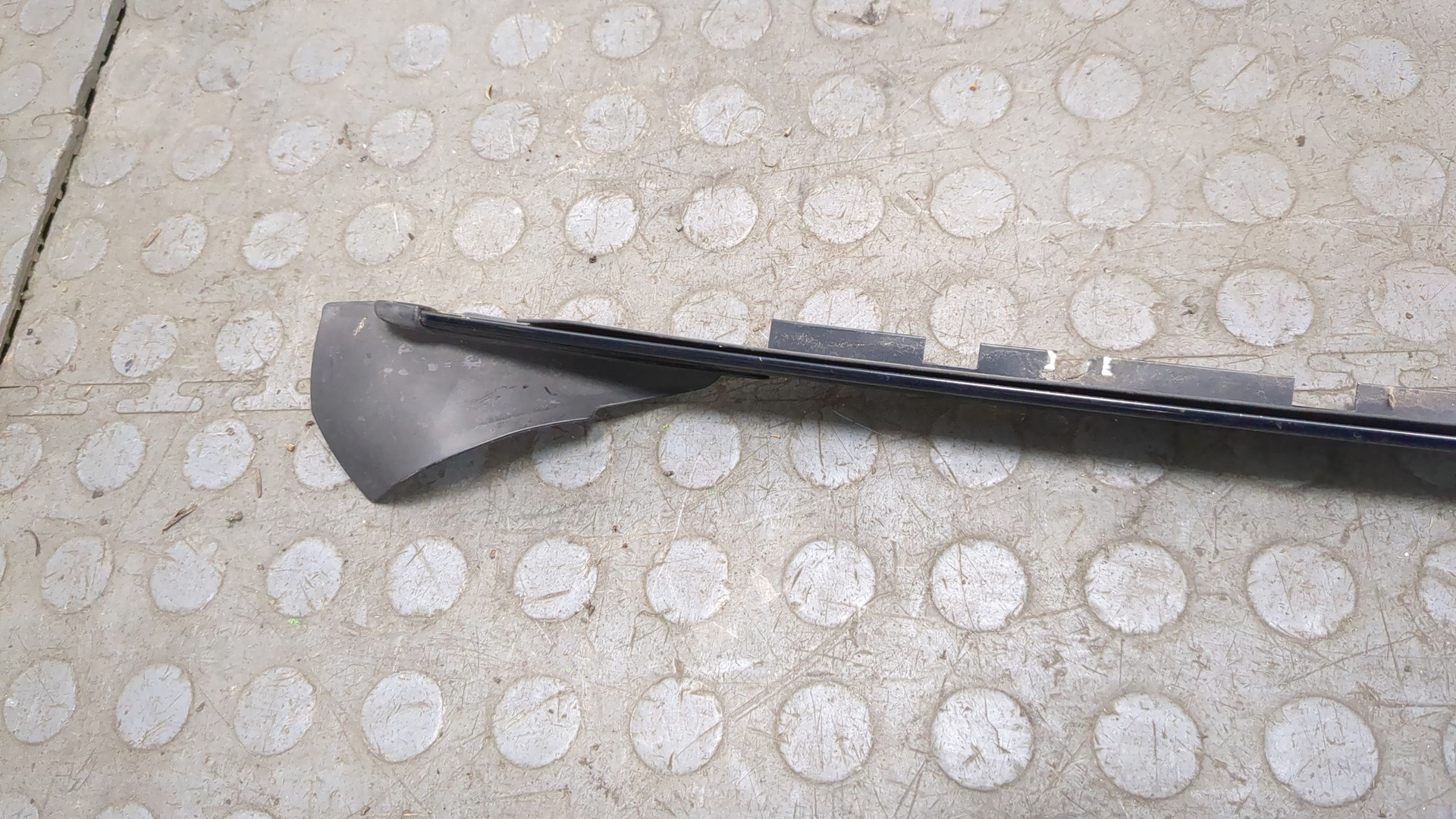 Молдинг лобового стекла