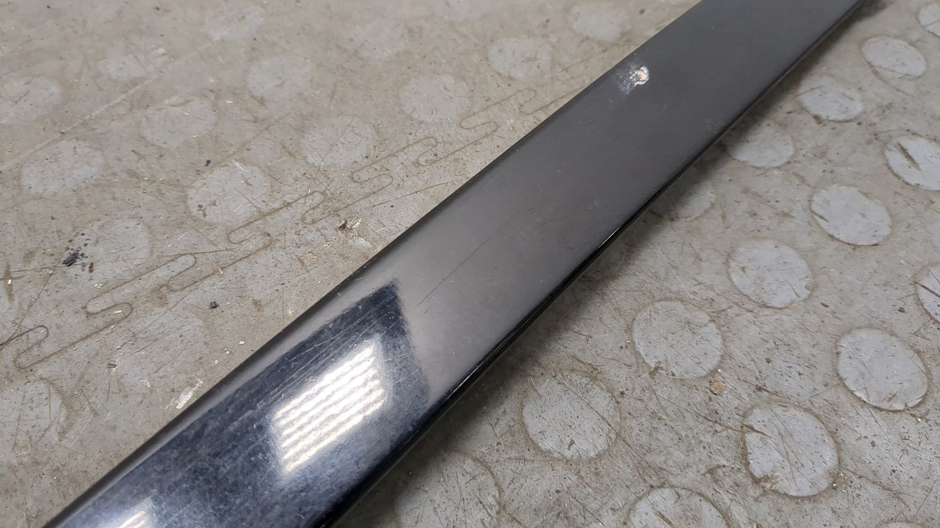 Молдинг лобового стекла