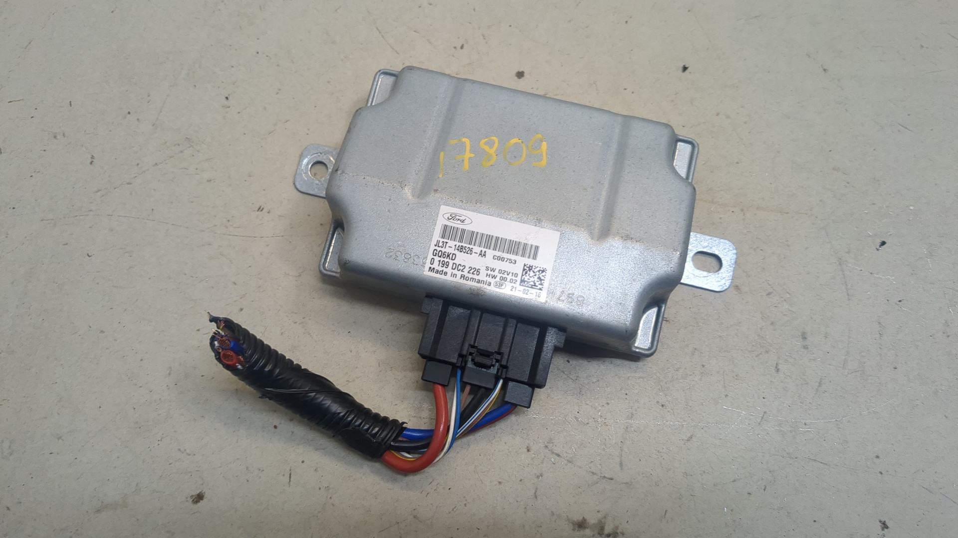 Преобразователь напряжения (адаптер)