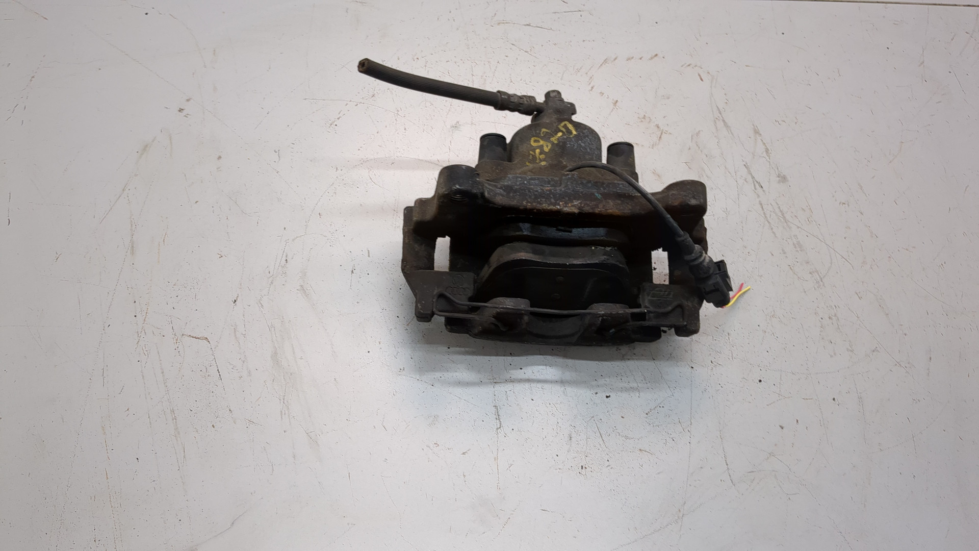 Суппорт передний левый