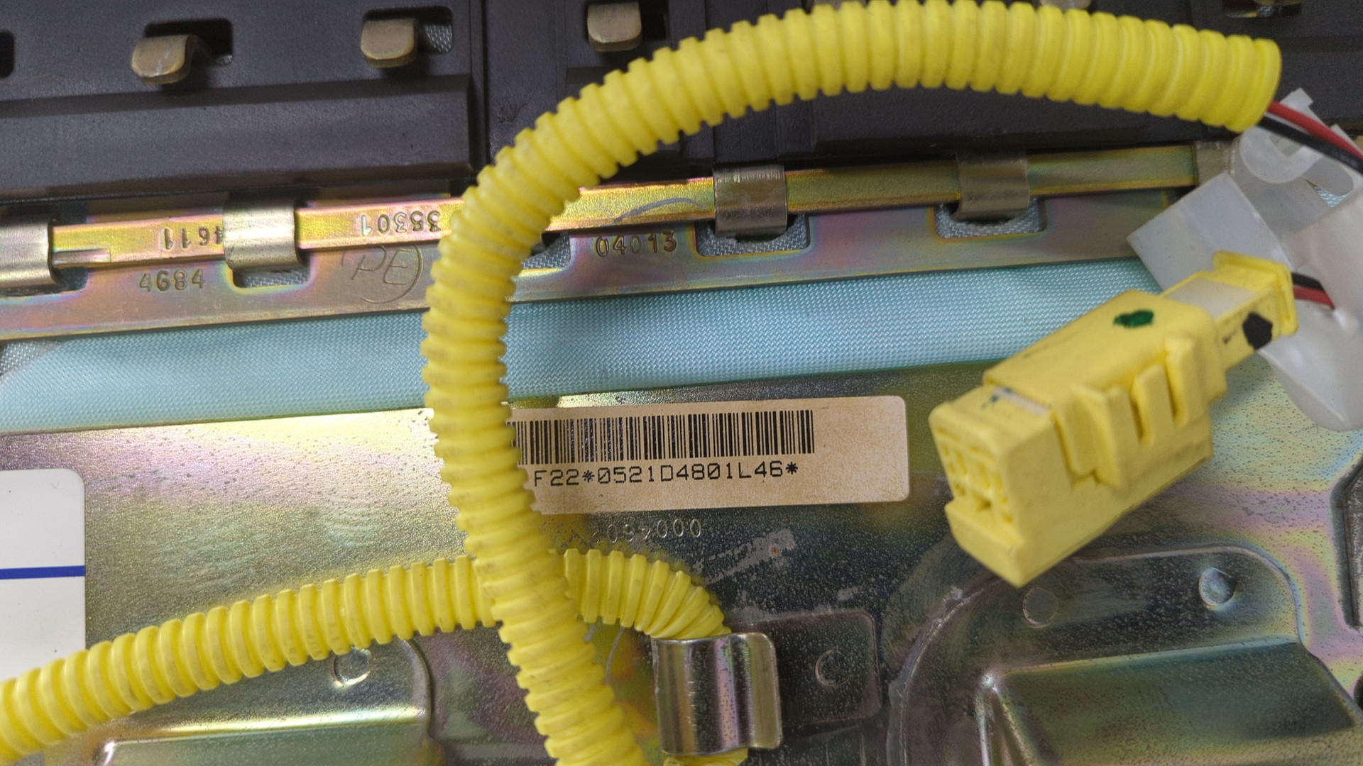 Подушка безопасности пассажирская (в торпедо)