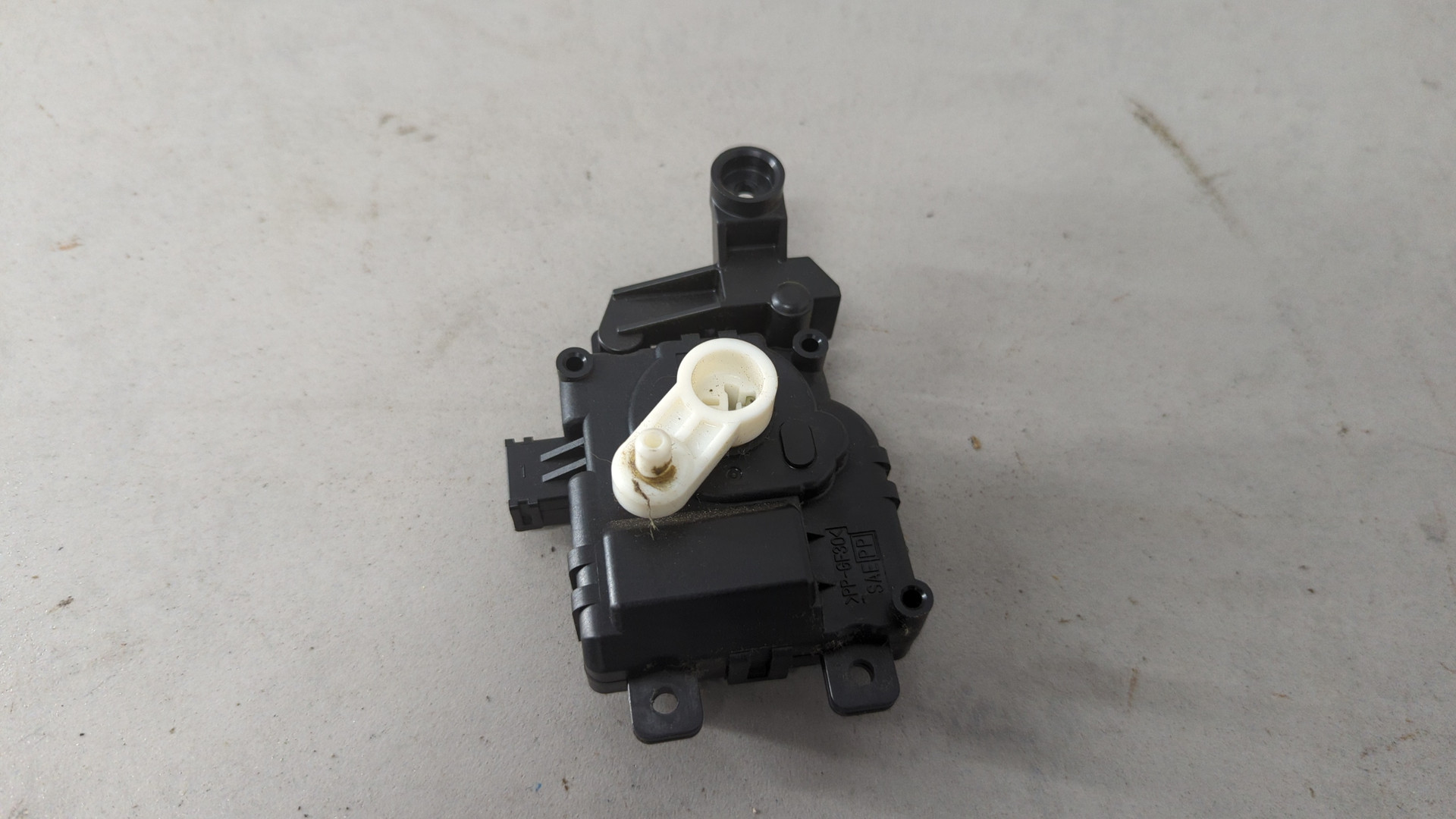 Моторчик заслонки печки