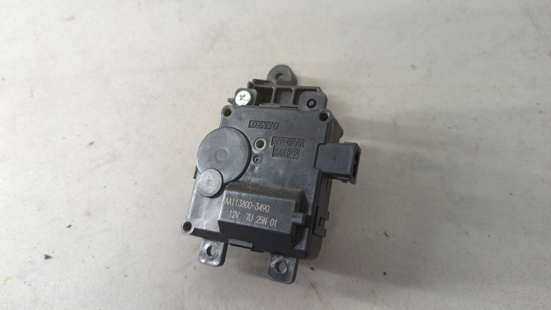 Моторчик заслонки печки