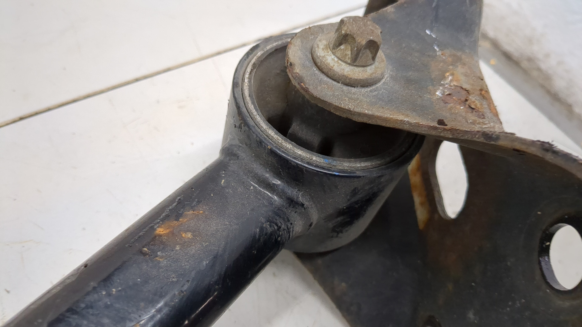 Рычаг задний правый