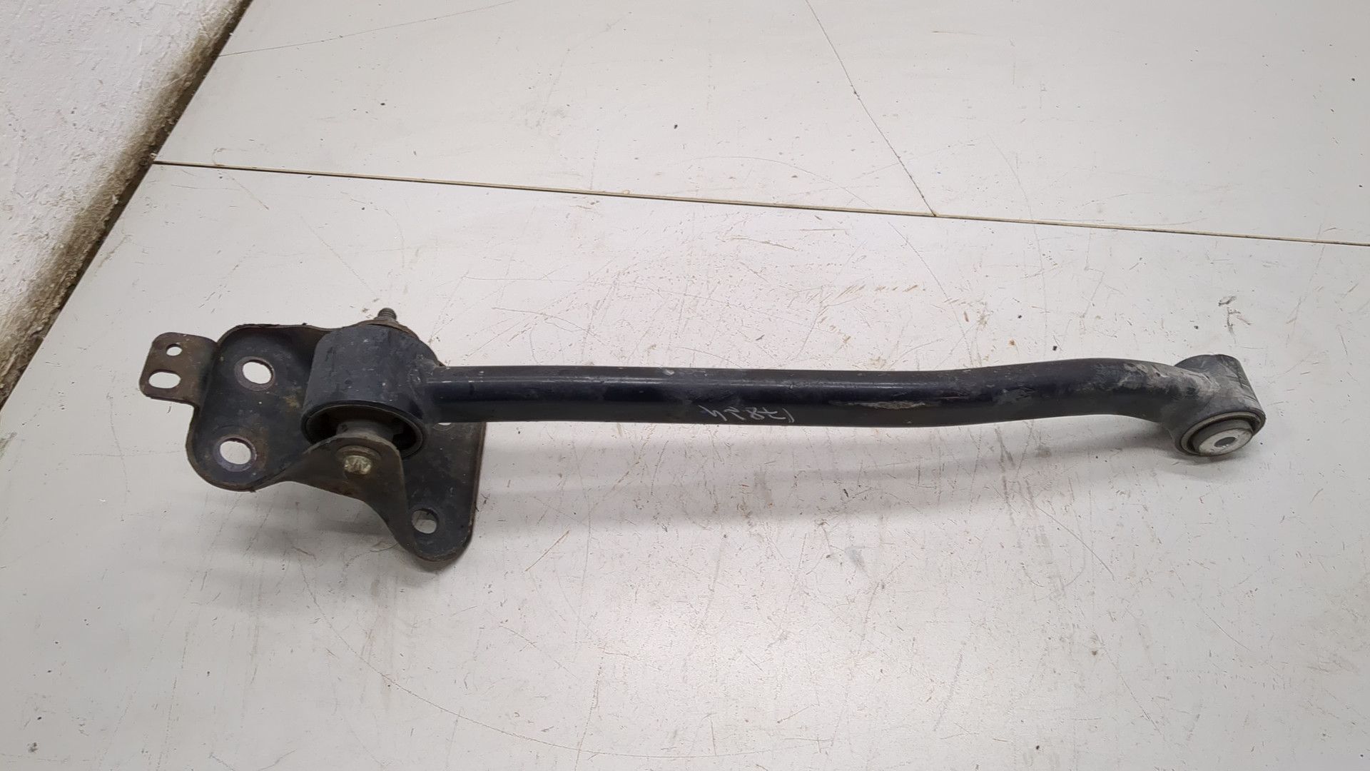 Рычаг задний левый