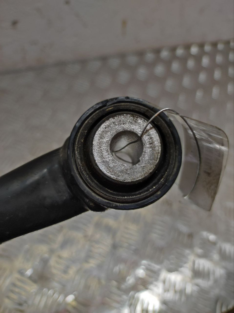 Рычаг задний