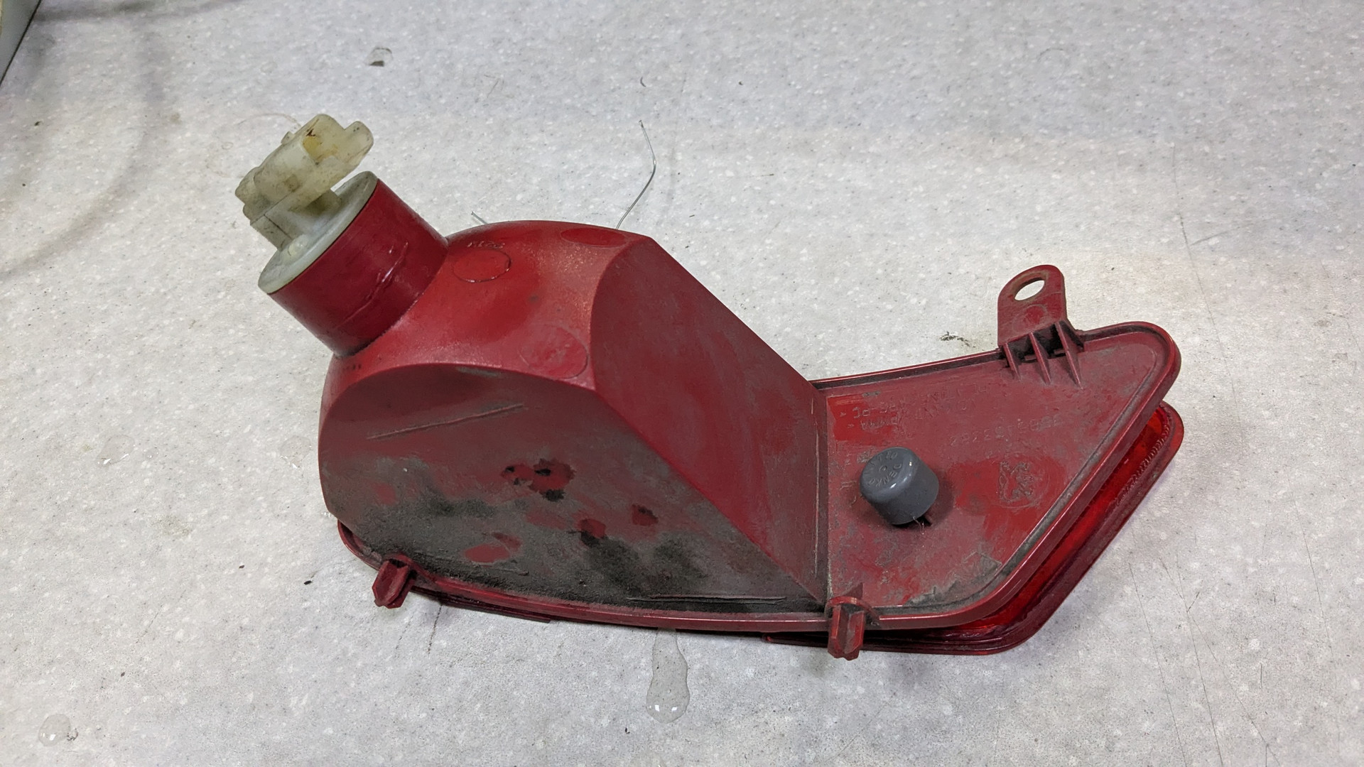 Фара противотуманная левая для 3008 2009-2016