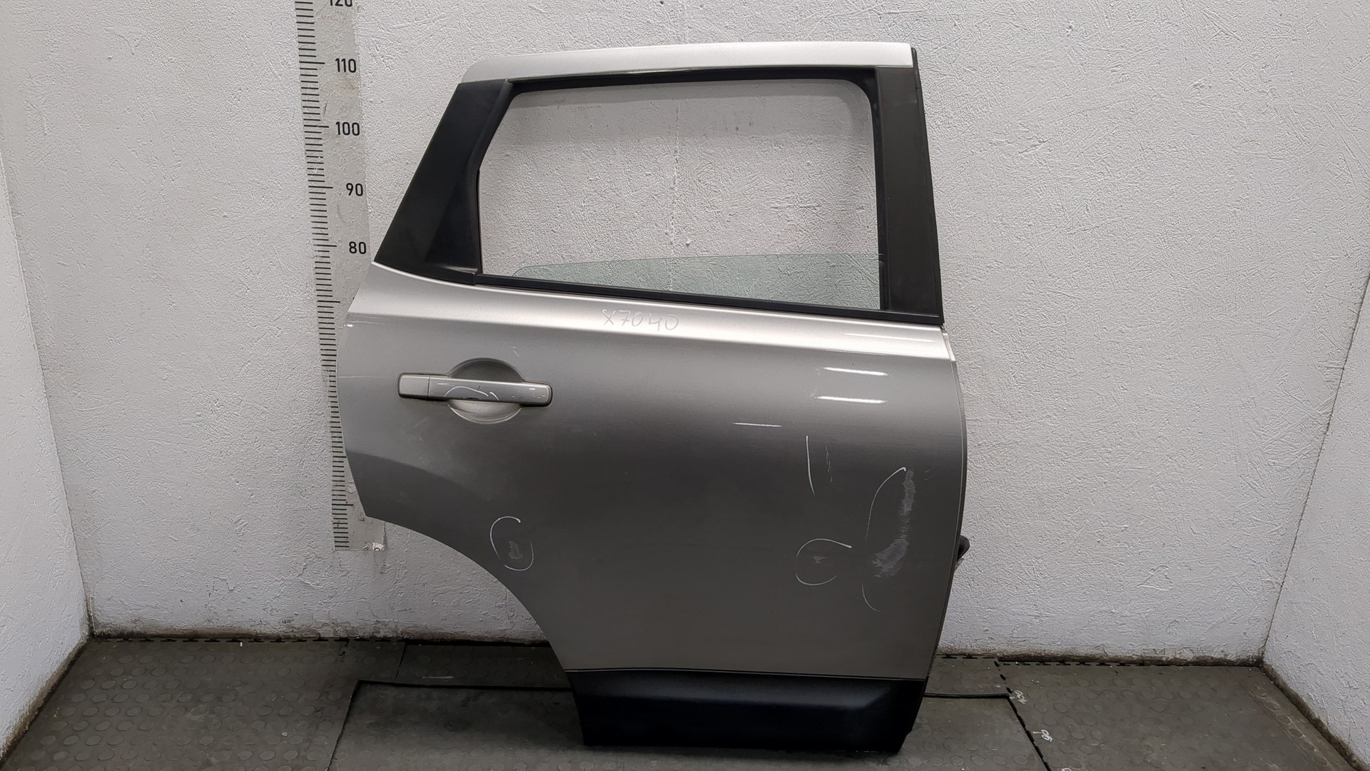 Дверь задняя правая