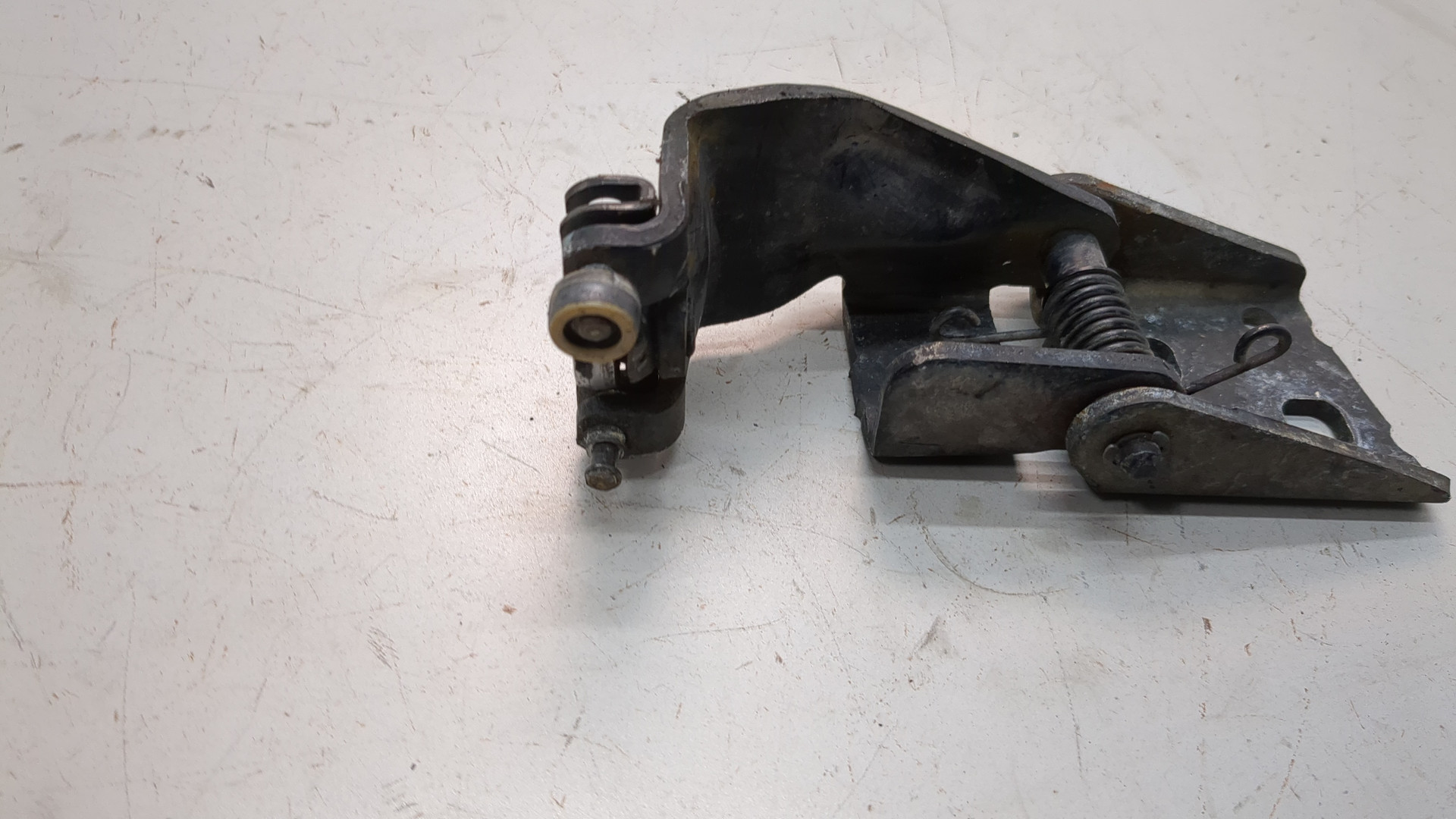 Механизм замка двери