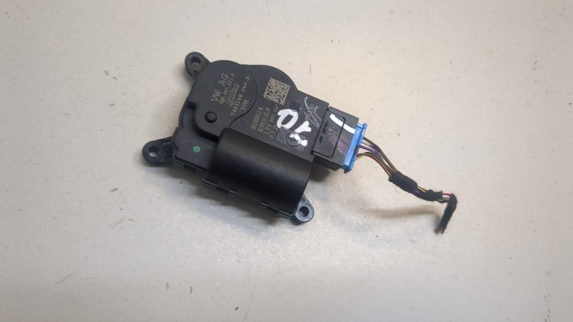 Моторчик заслонки печки