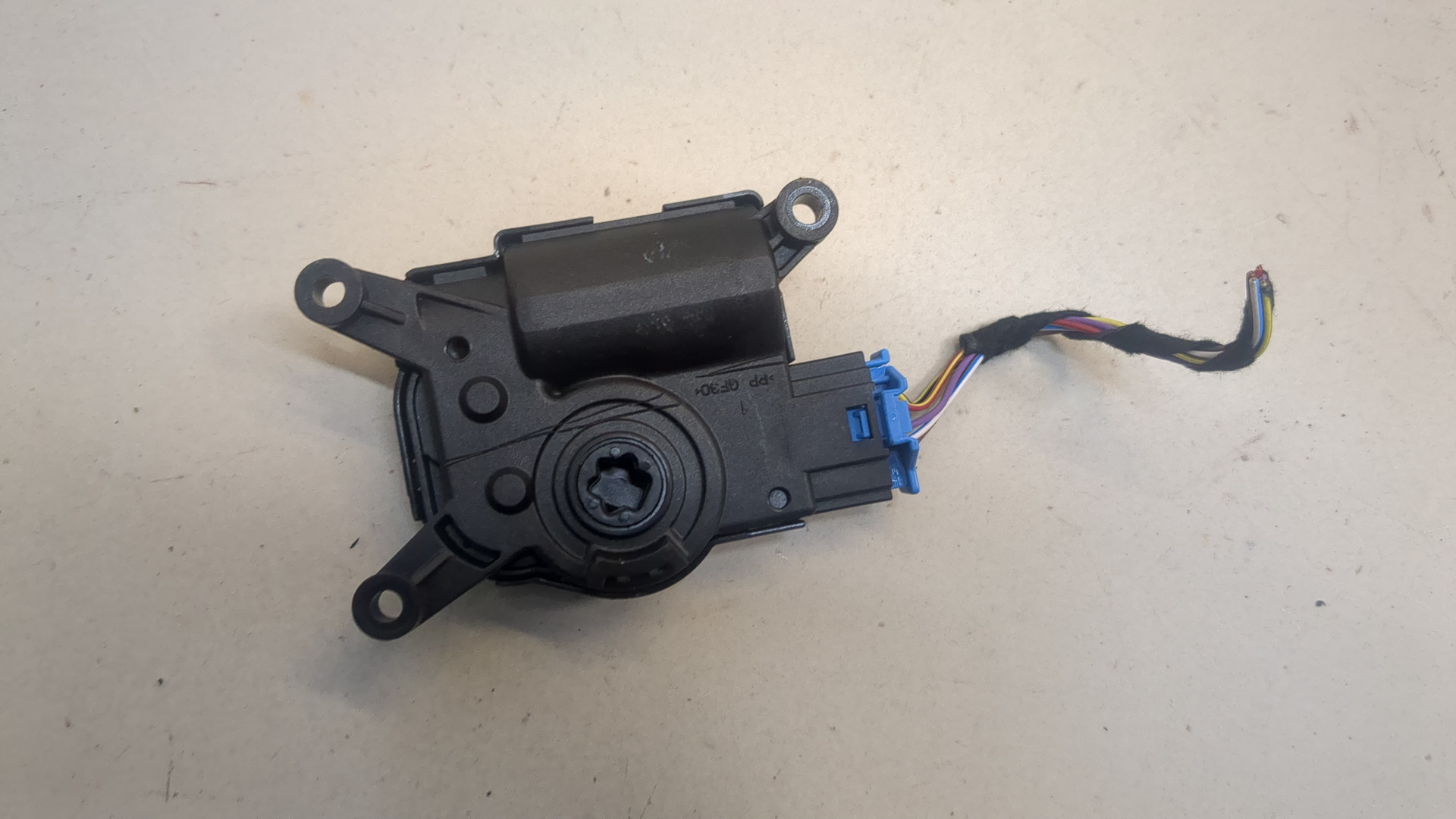 Моторчик заслонки печки