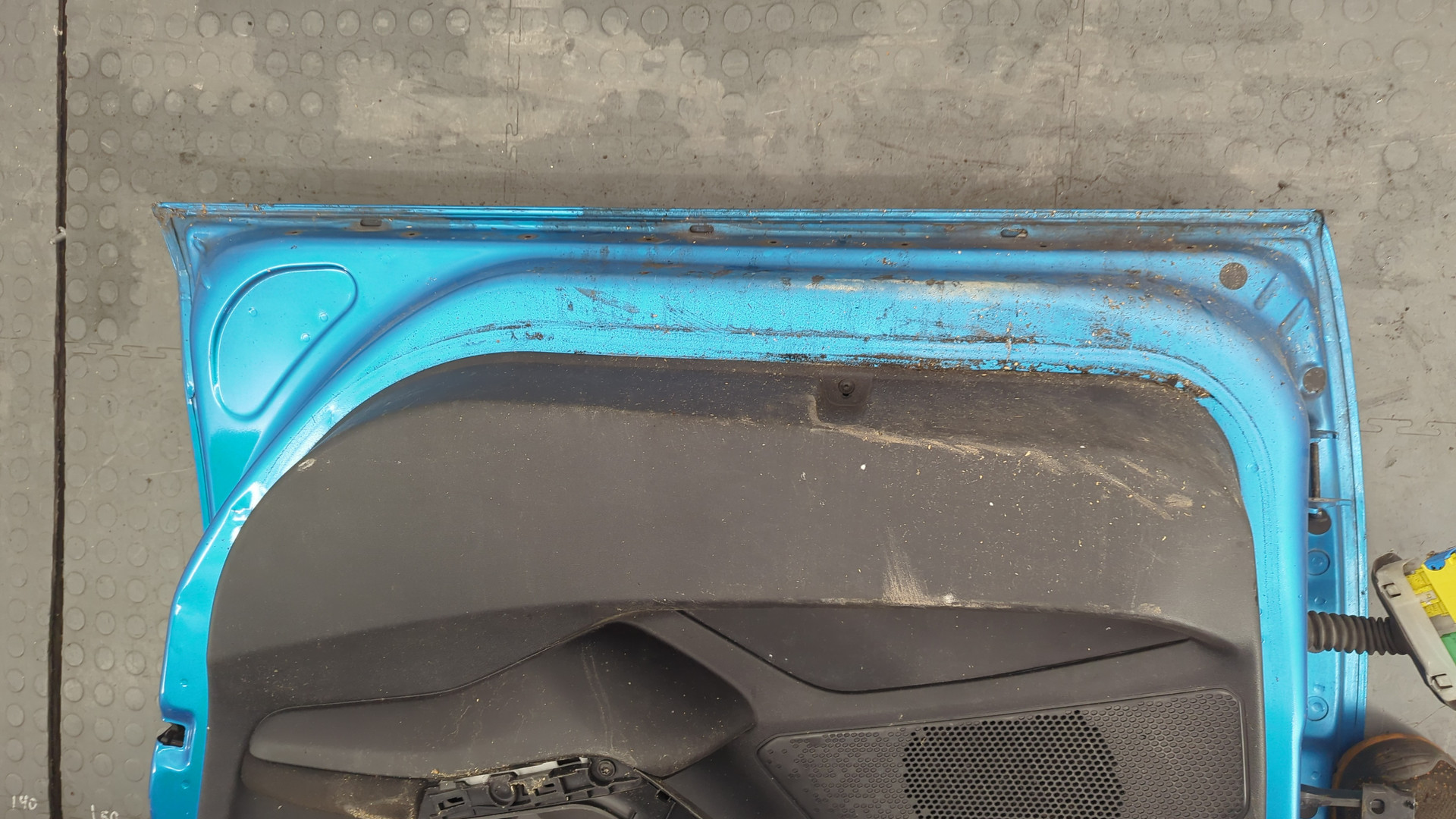 Дверь передняя правая