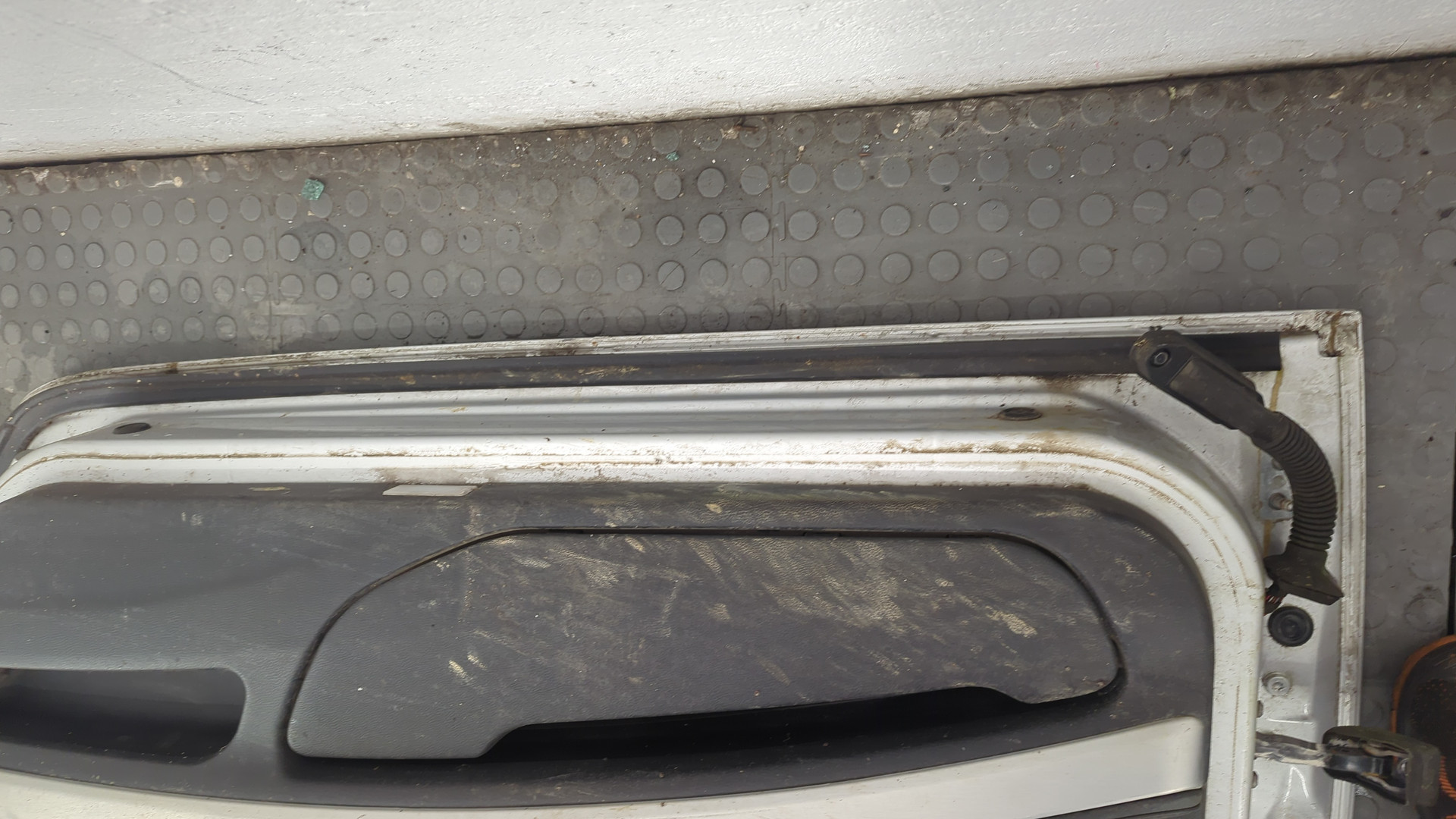 Дверь передняя правая