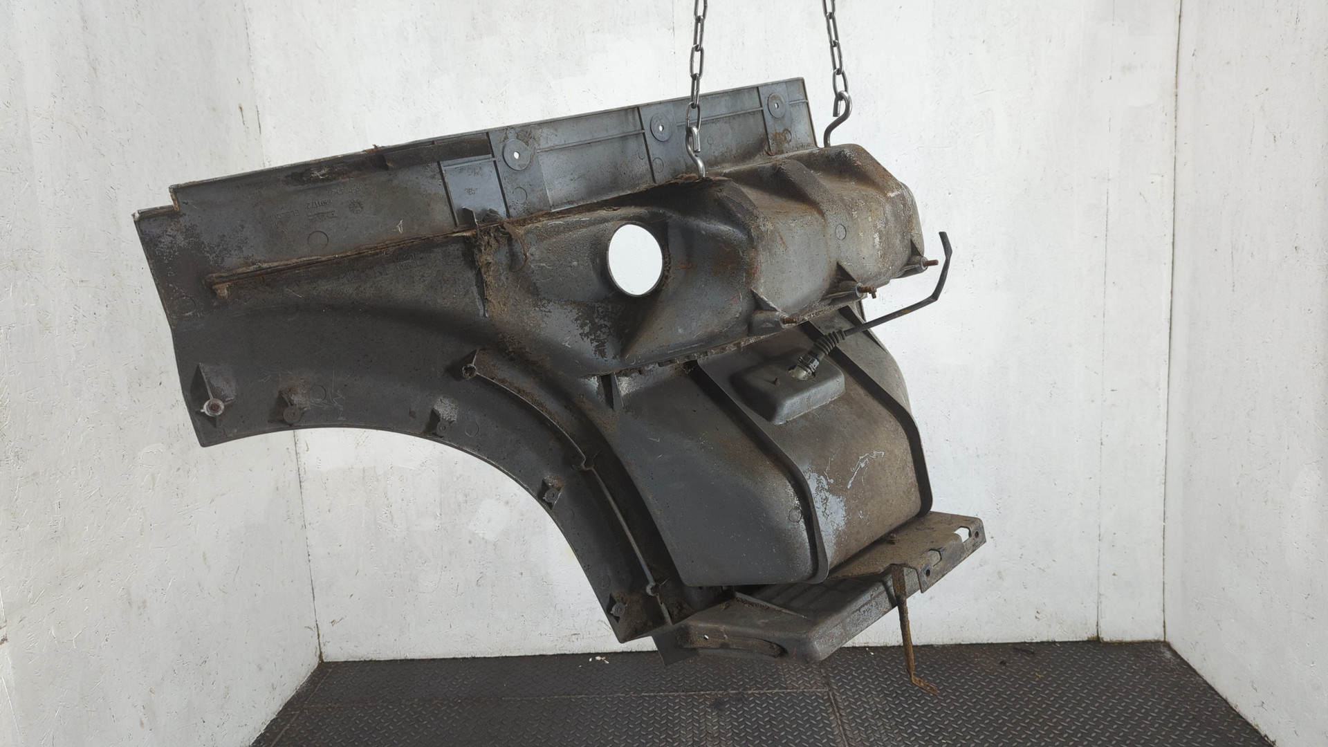 Подножка левая