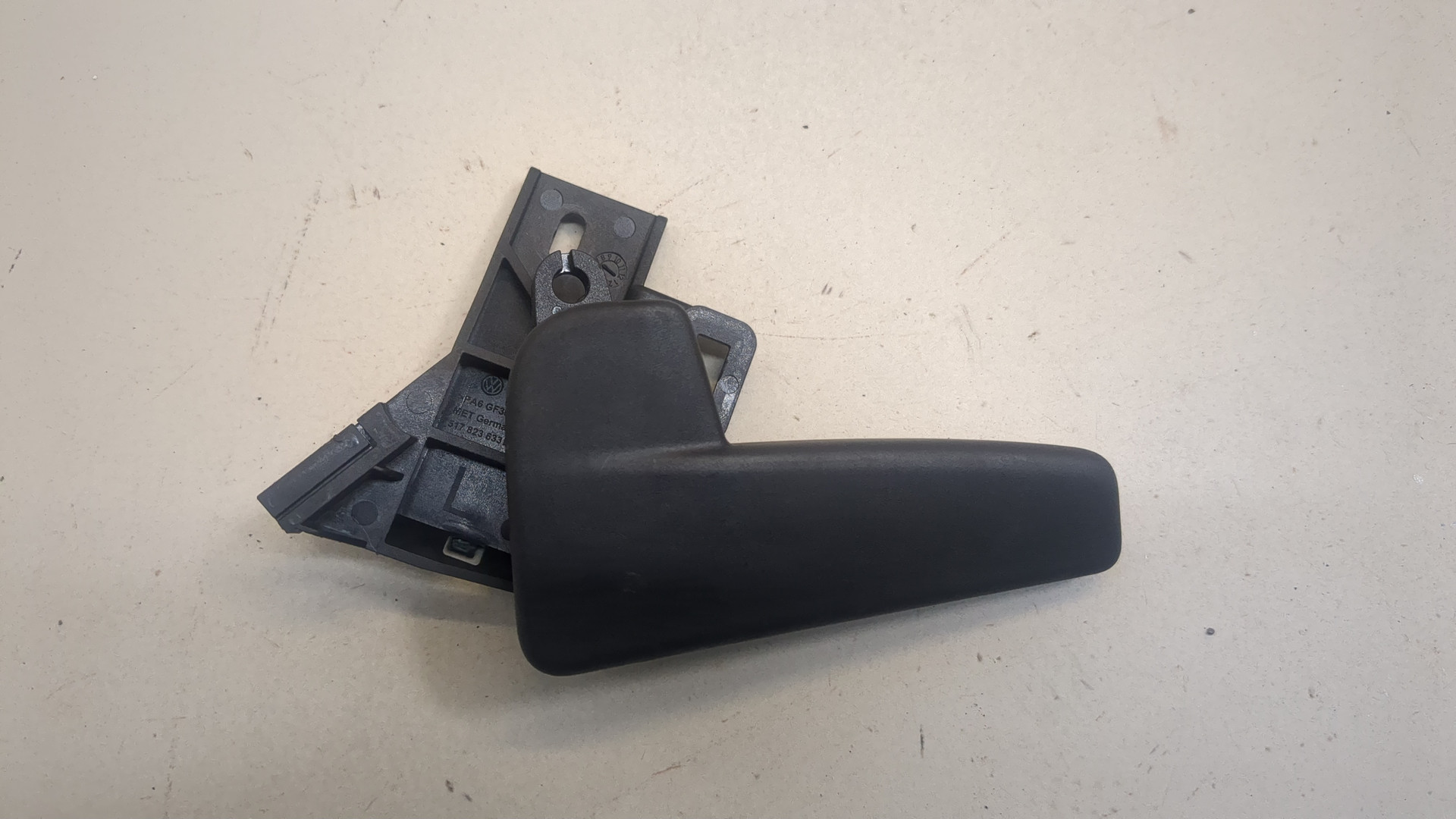 Ручка открывания капота