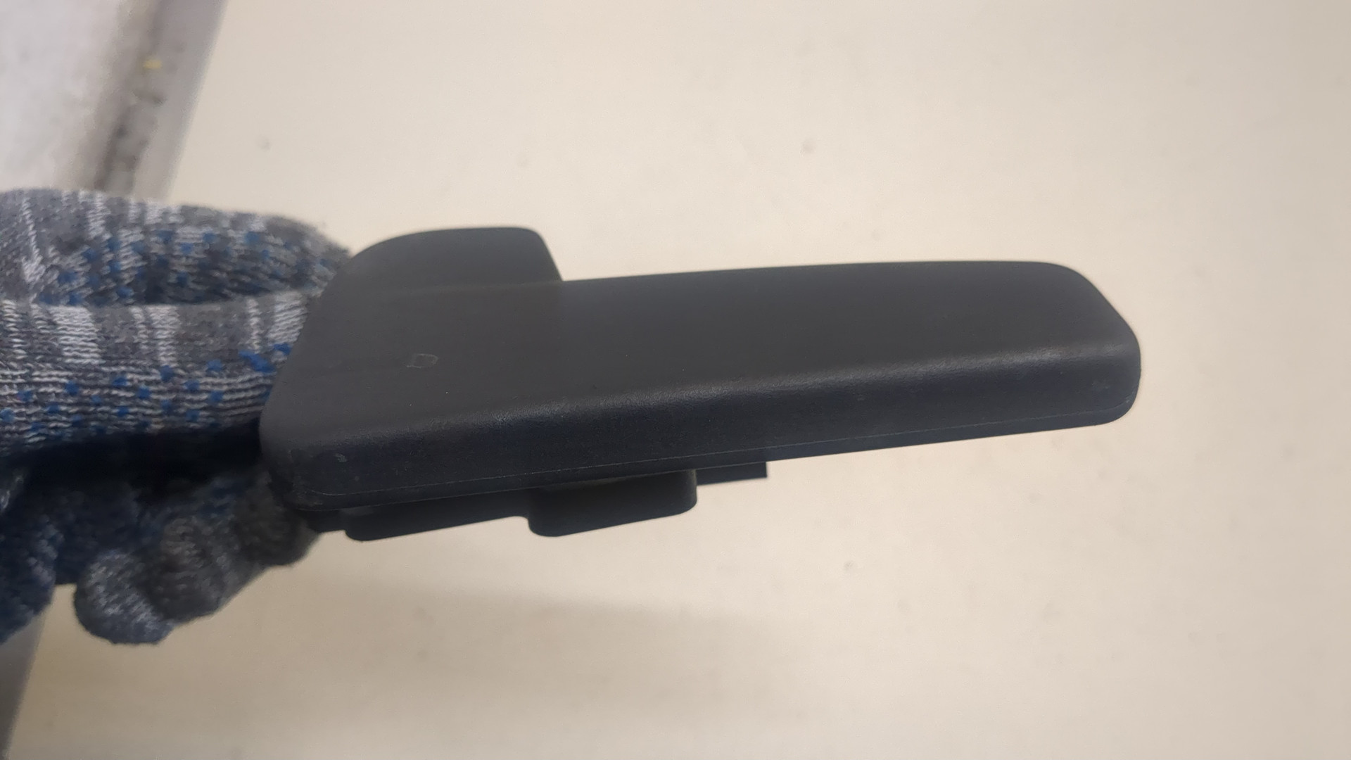 Ручка открывания капота