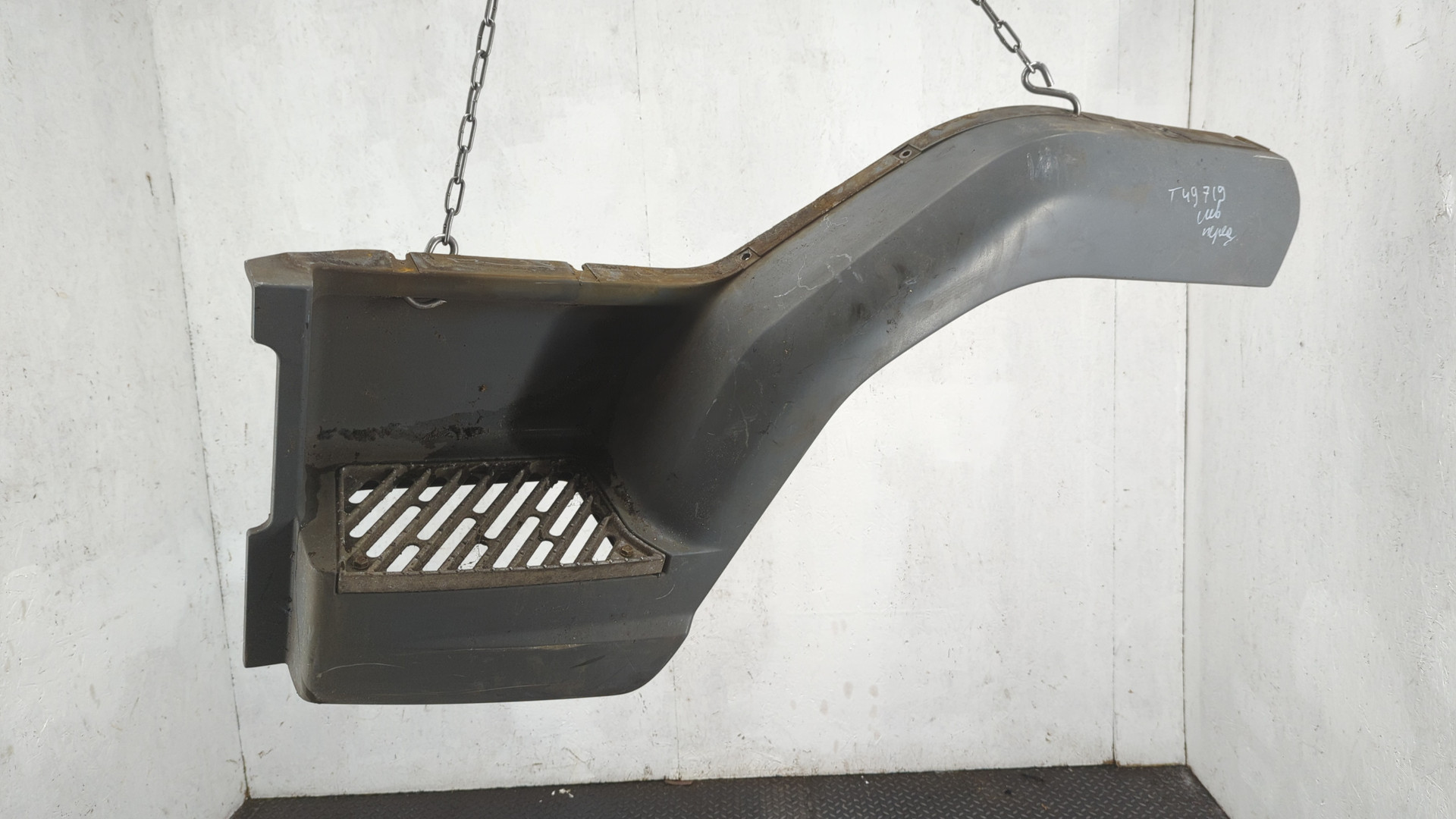 Подножка левая