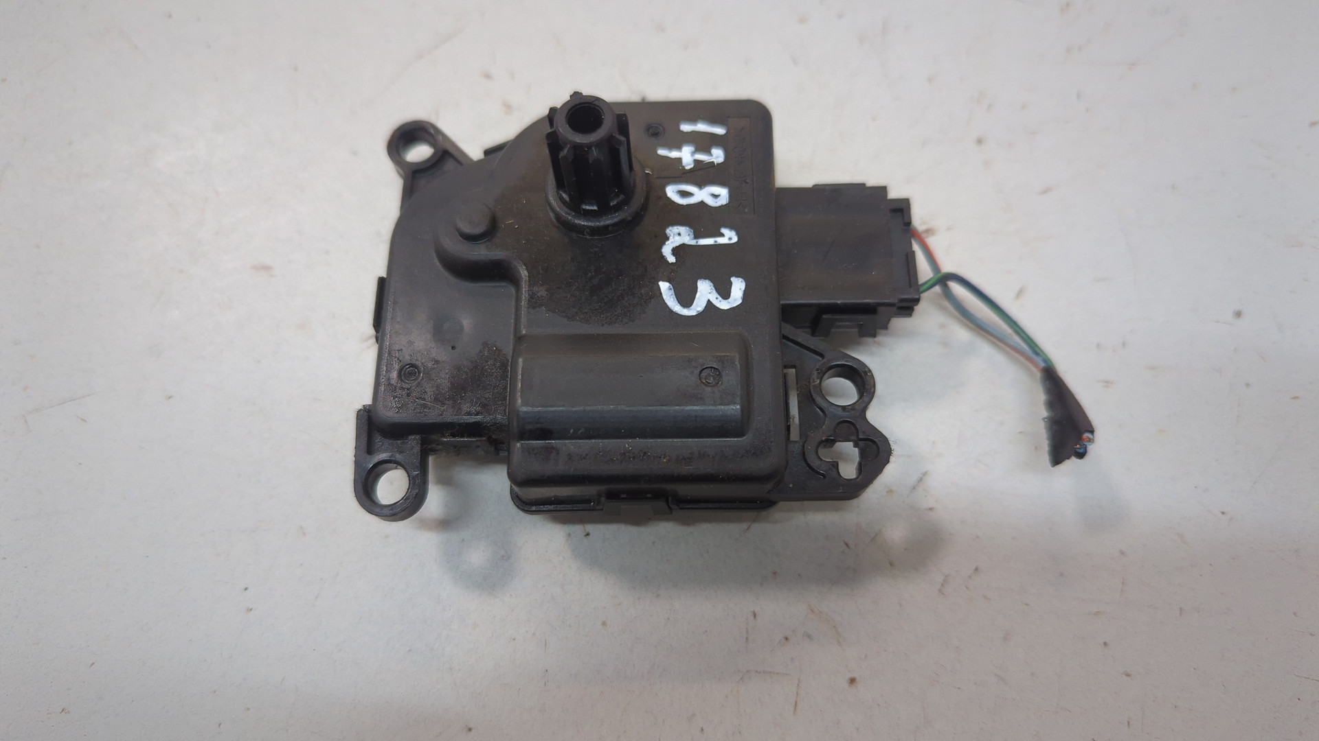 Моторчик заслонки печки