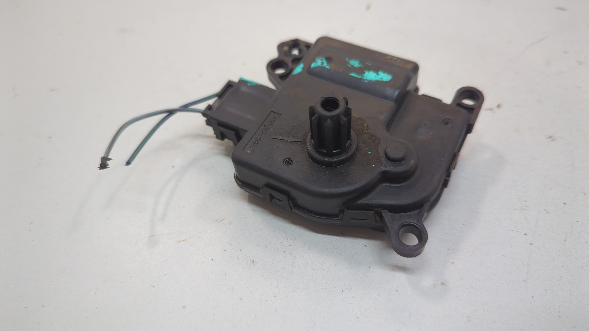 Моторчик заслонки печки