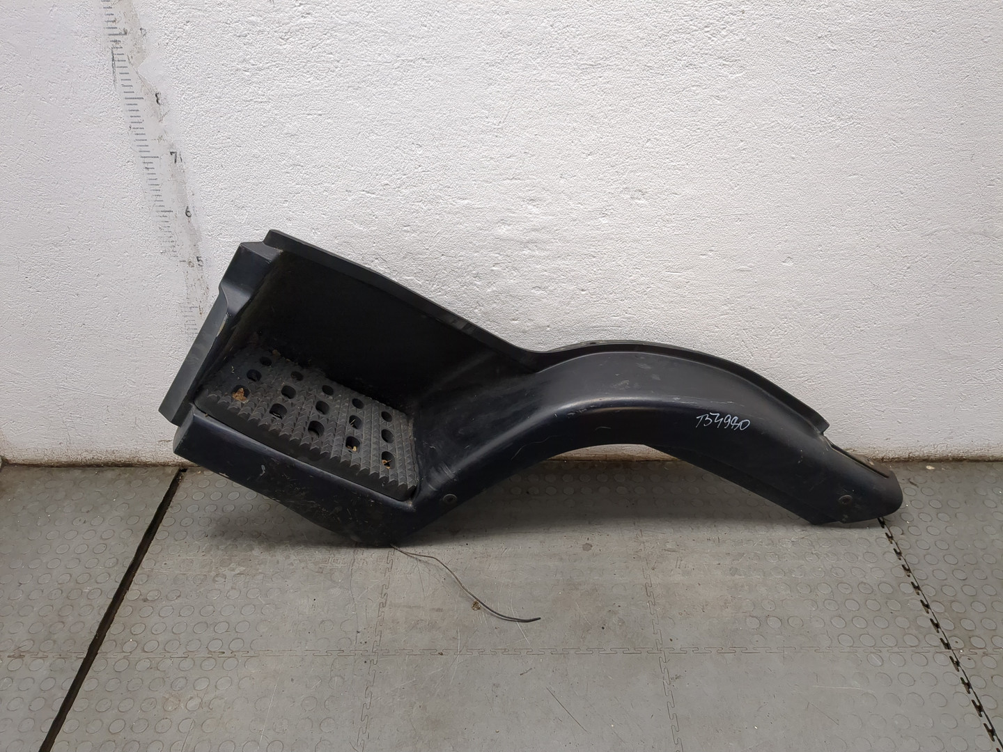 Подножка левая