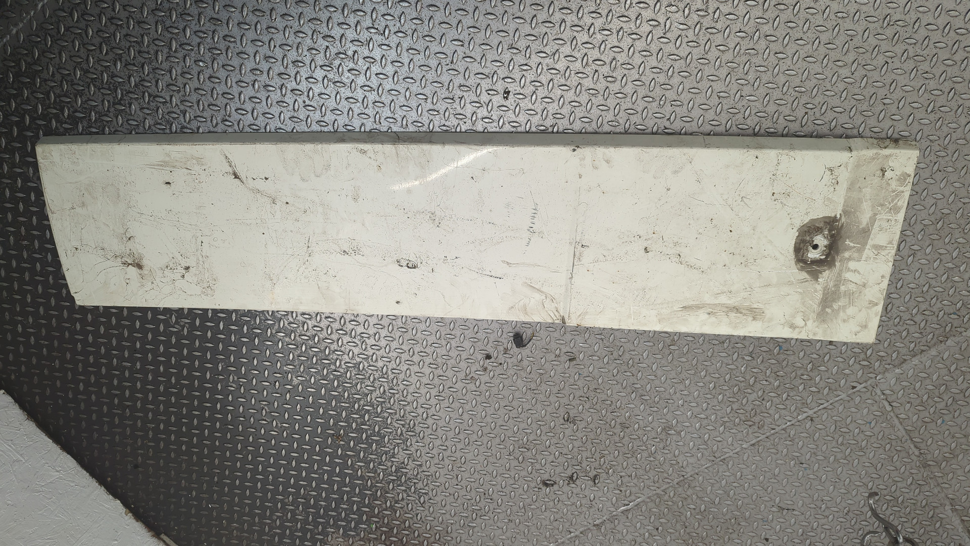 Спойлер переднего бампера левый