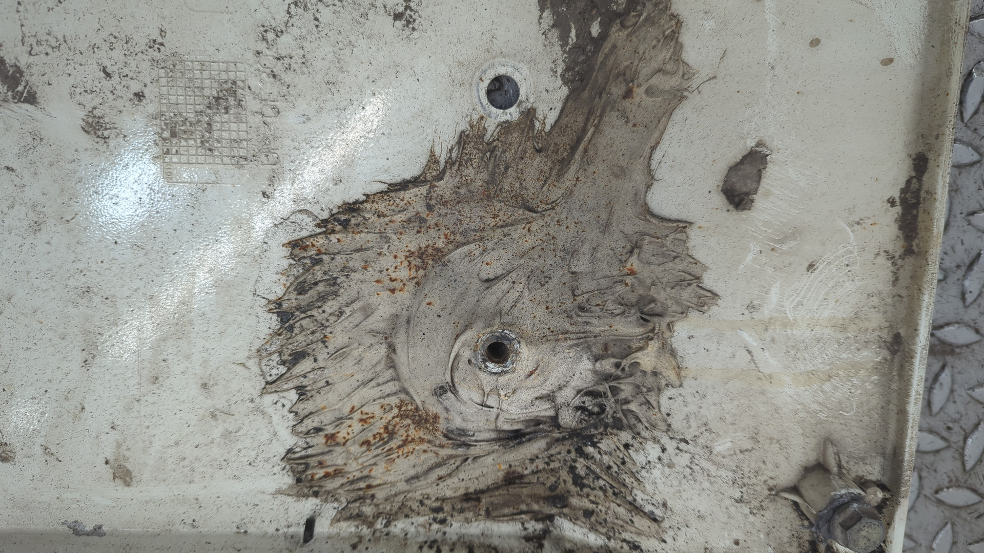 Спойлер переднего бампера левый