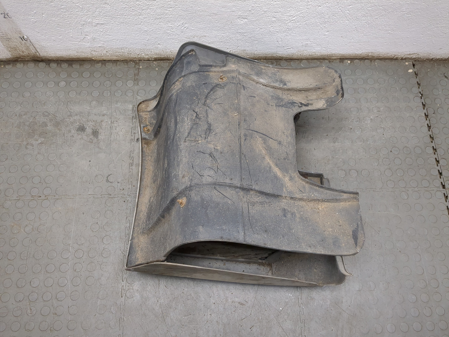 Подножка левая