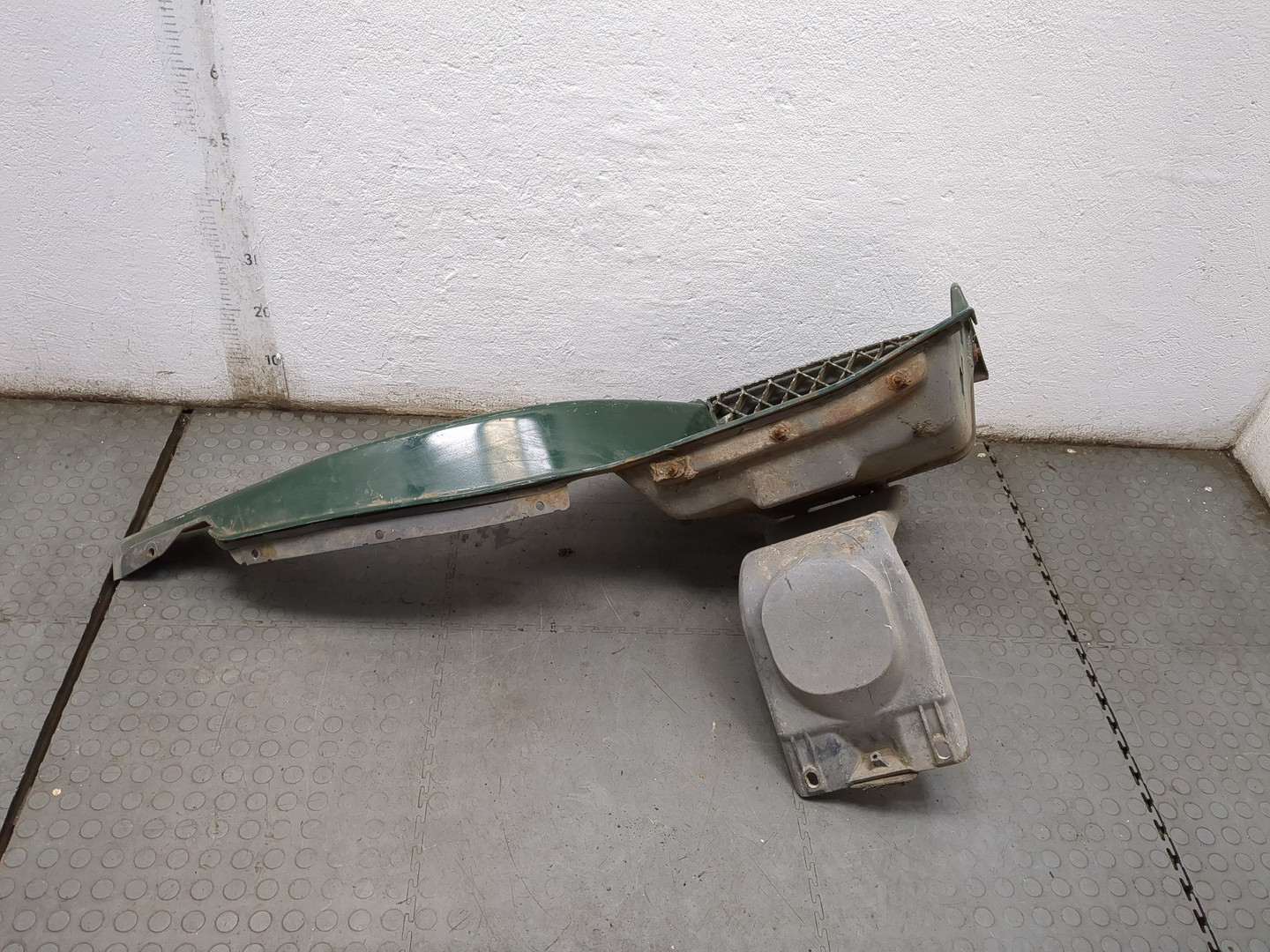 Подножка левая