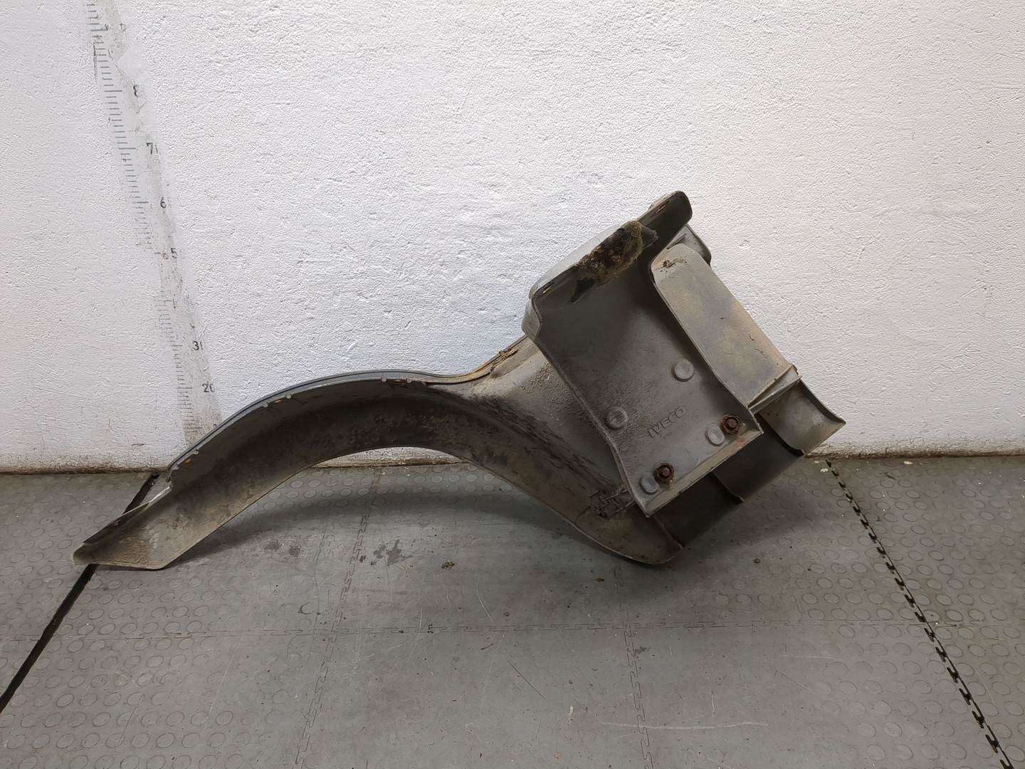 Подножка левая